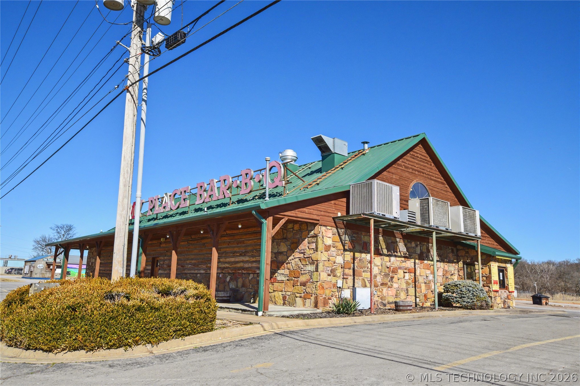 1403 S Park Hill Road Property Photo 9