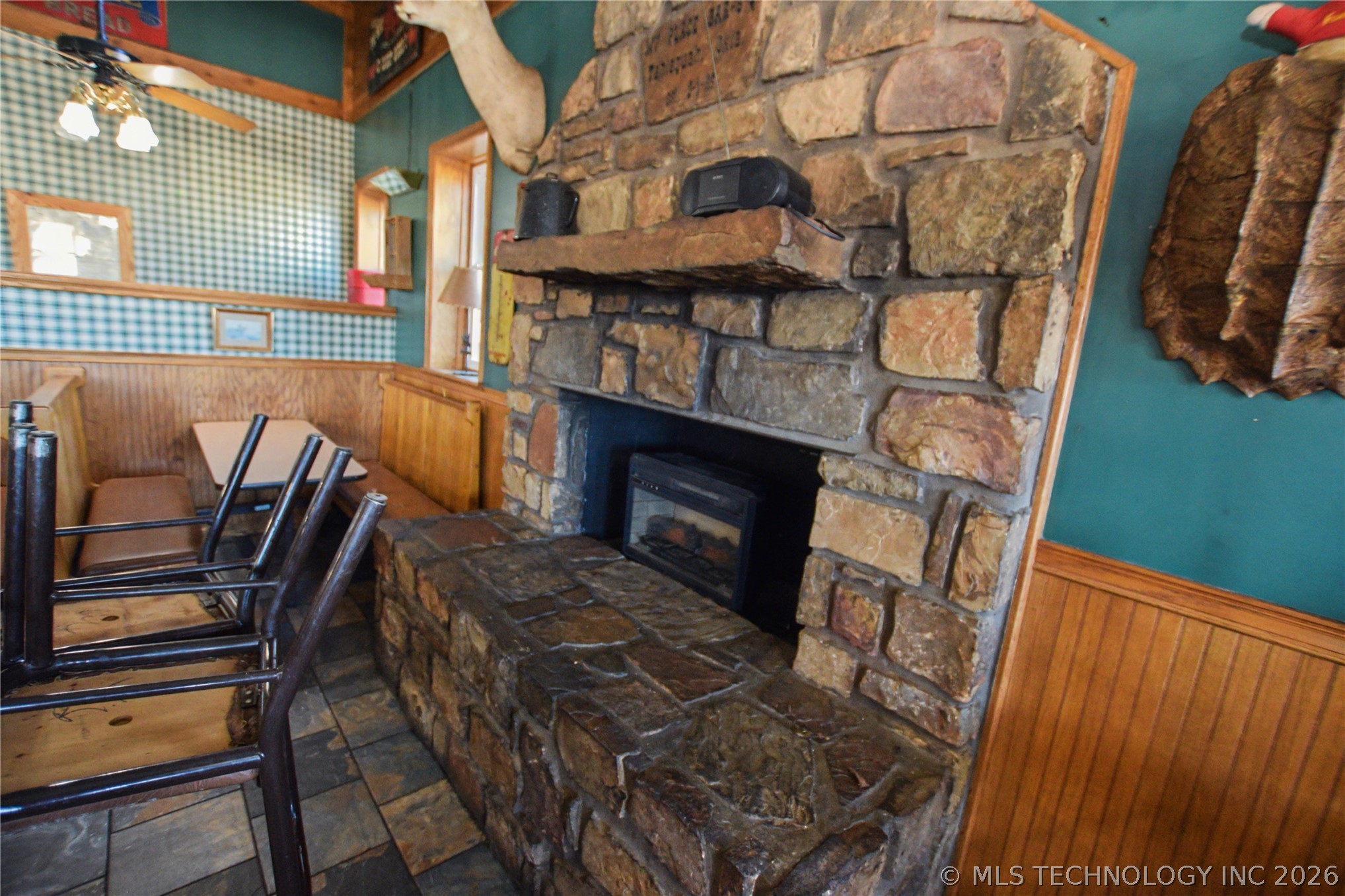 1403 S Park Hill Road Property Photo 19