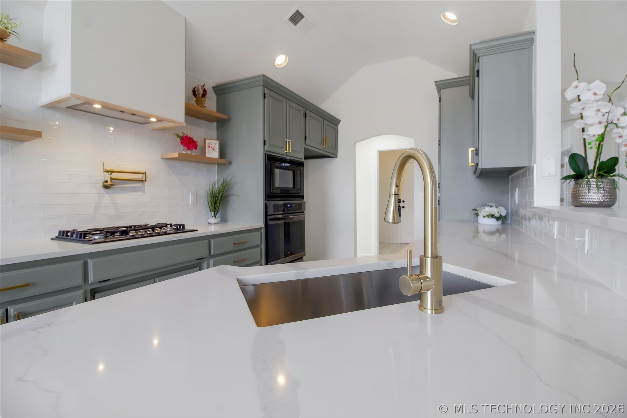 9909 N 118th East Avenue Property Photo 8