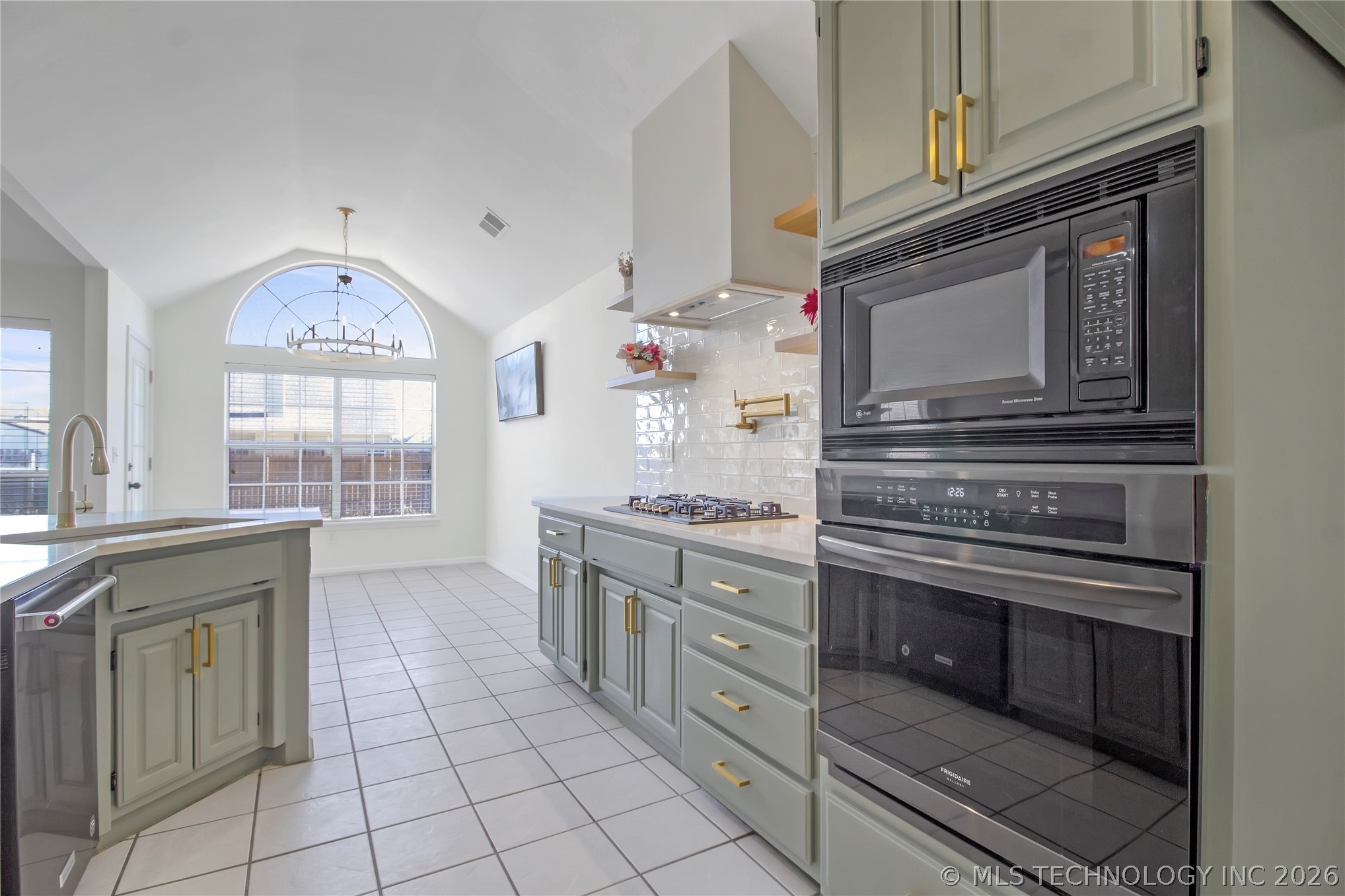 9909 N 118th East Avenue Property Photo 9