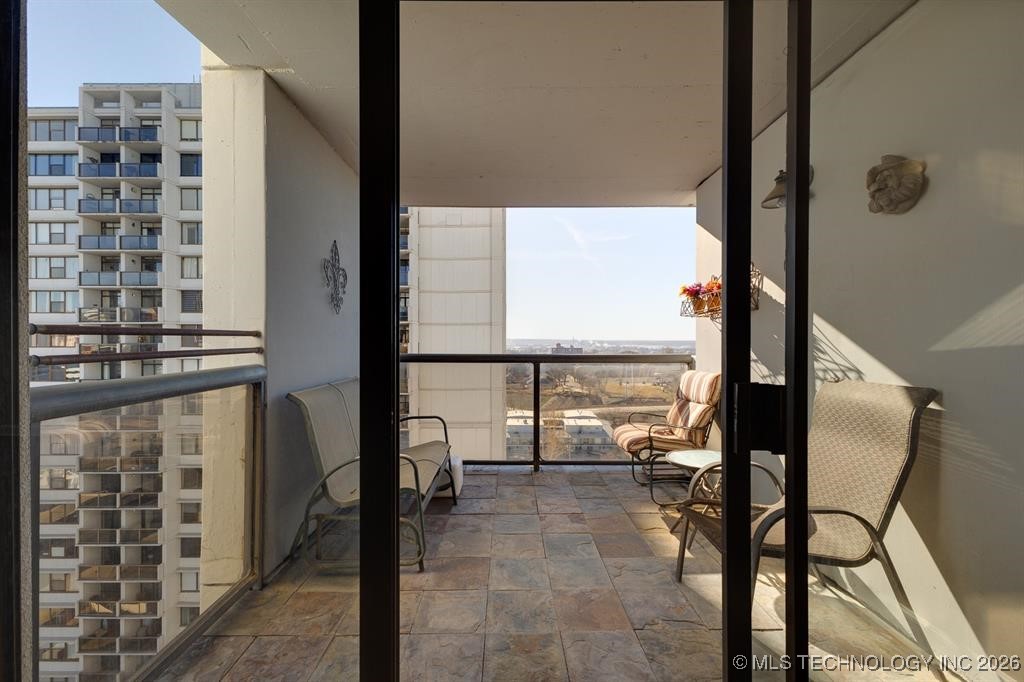 450 W 7th Street 1403 Property Photo 8