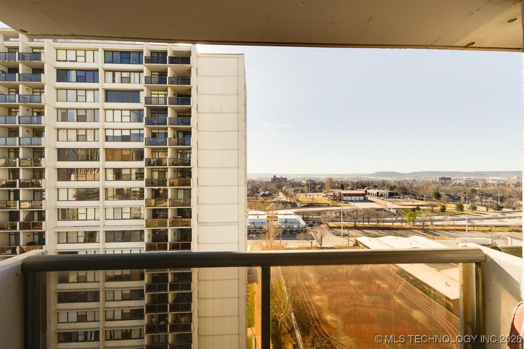 450 W 7th Street 1403 Property Photo 9