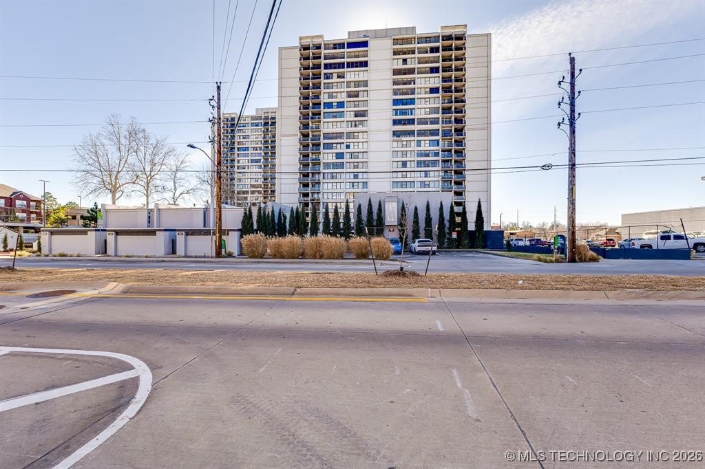 450 W 7th Street 1403 Property Photo 33