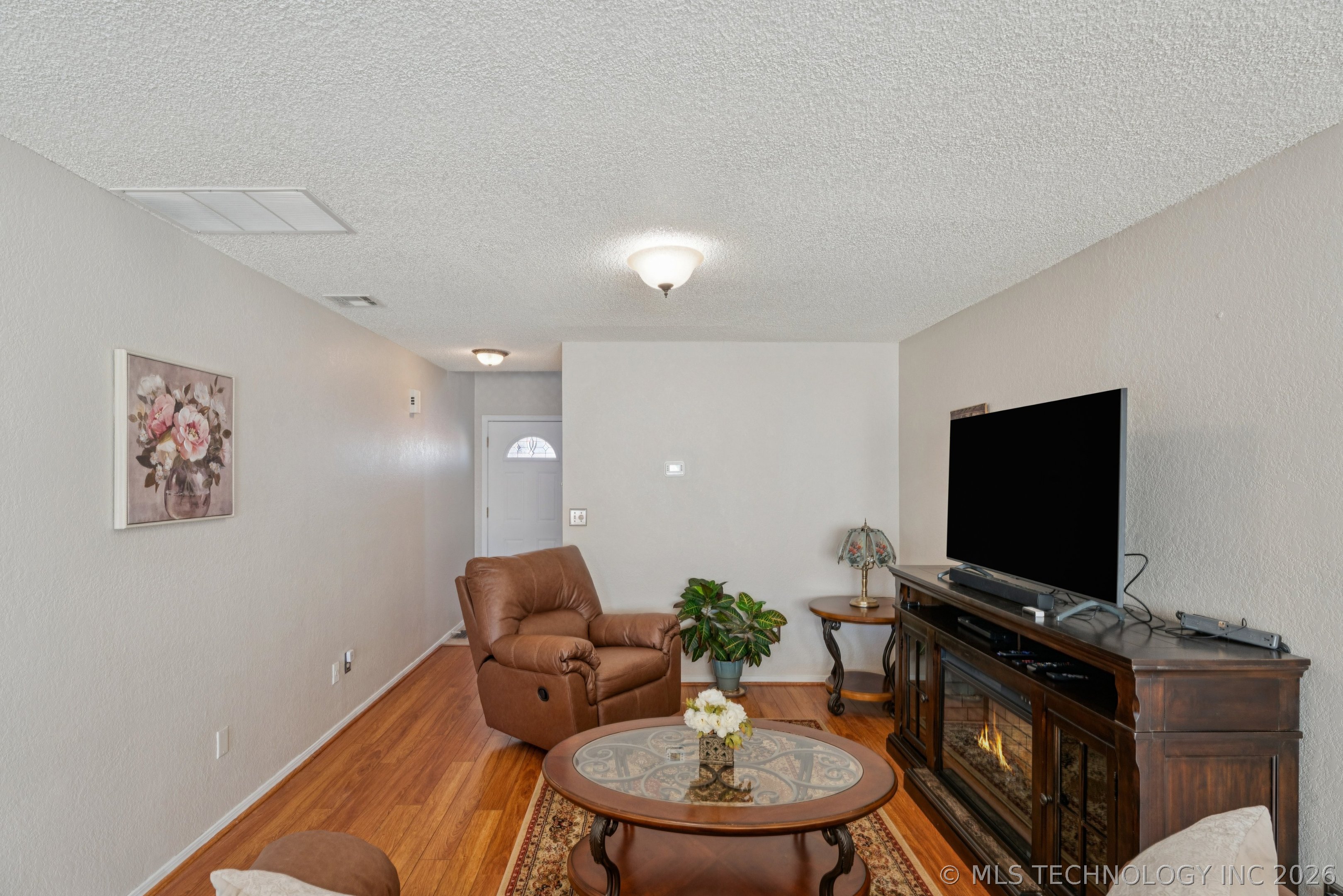 549 N Elm Street H Property Photo 3