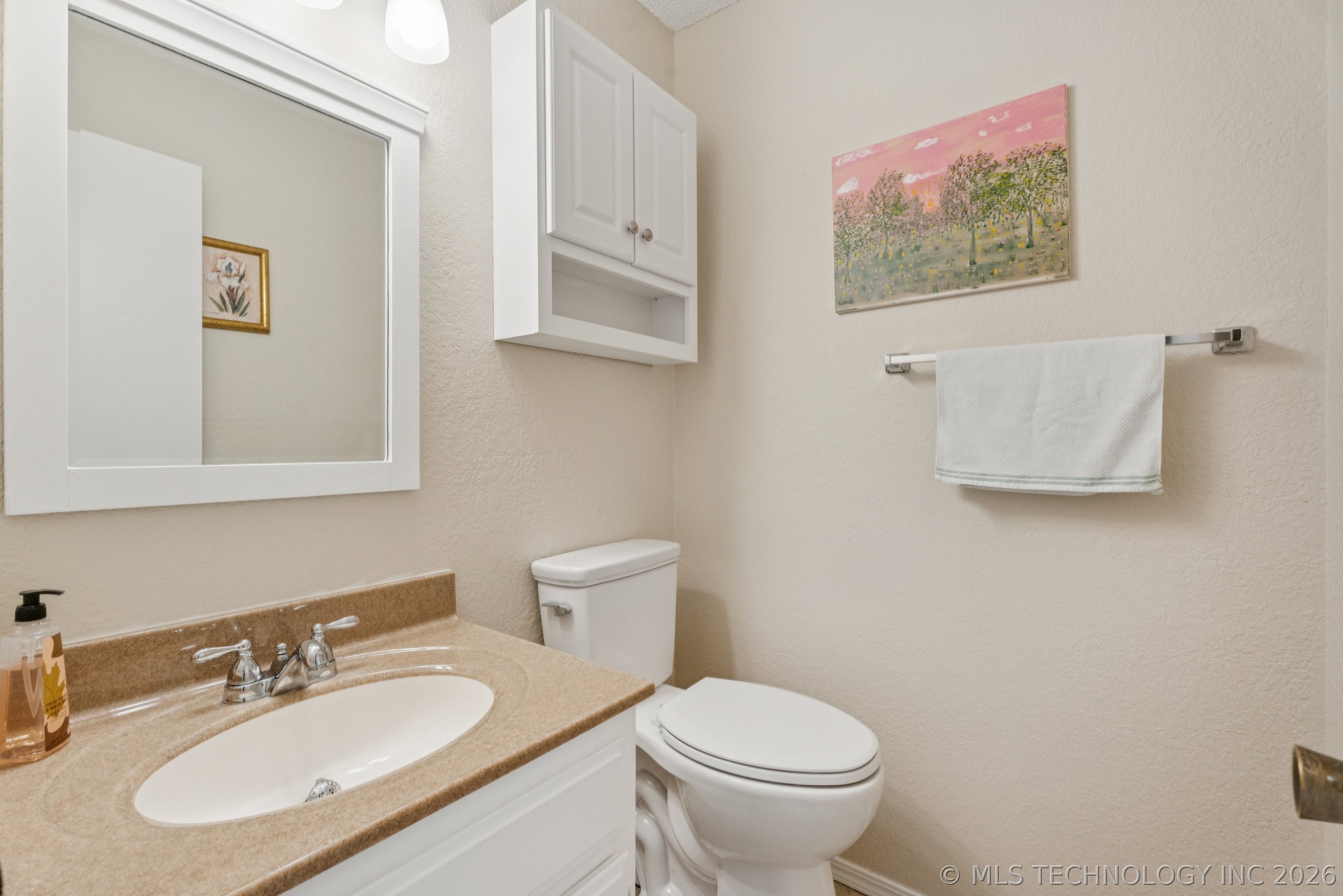 549 N Elm Street H Property Photo 9