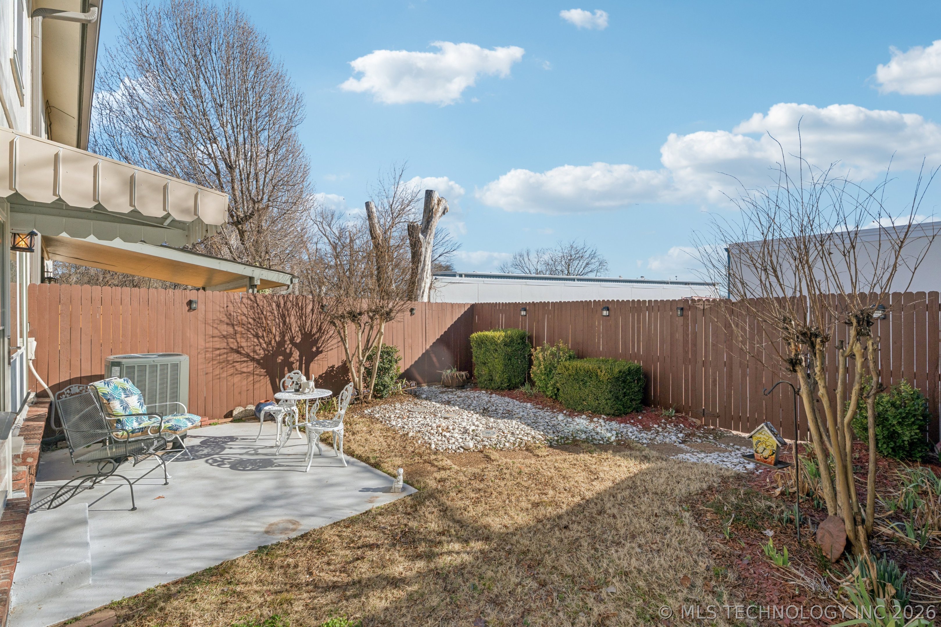 549 N Elm Street H Property Photo 14