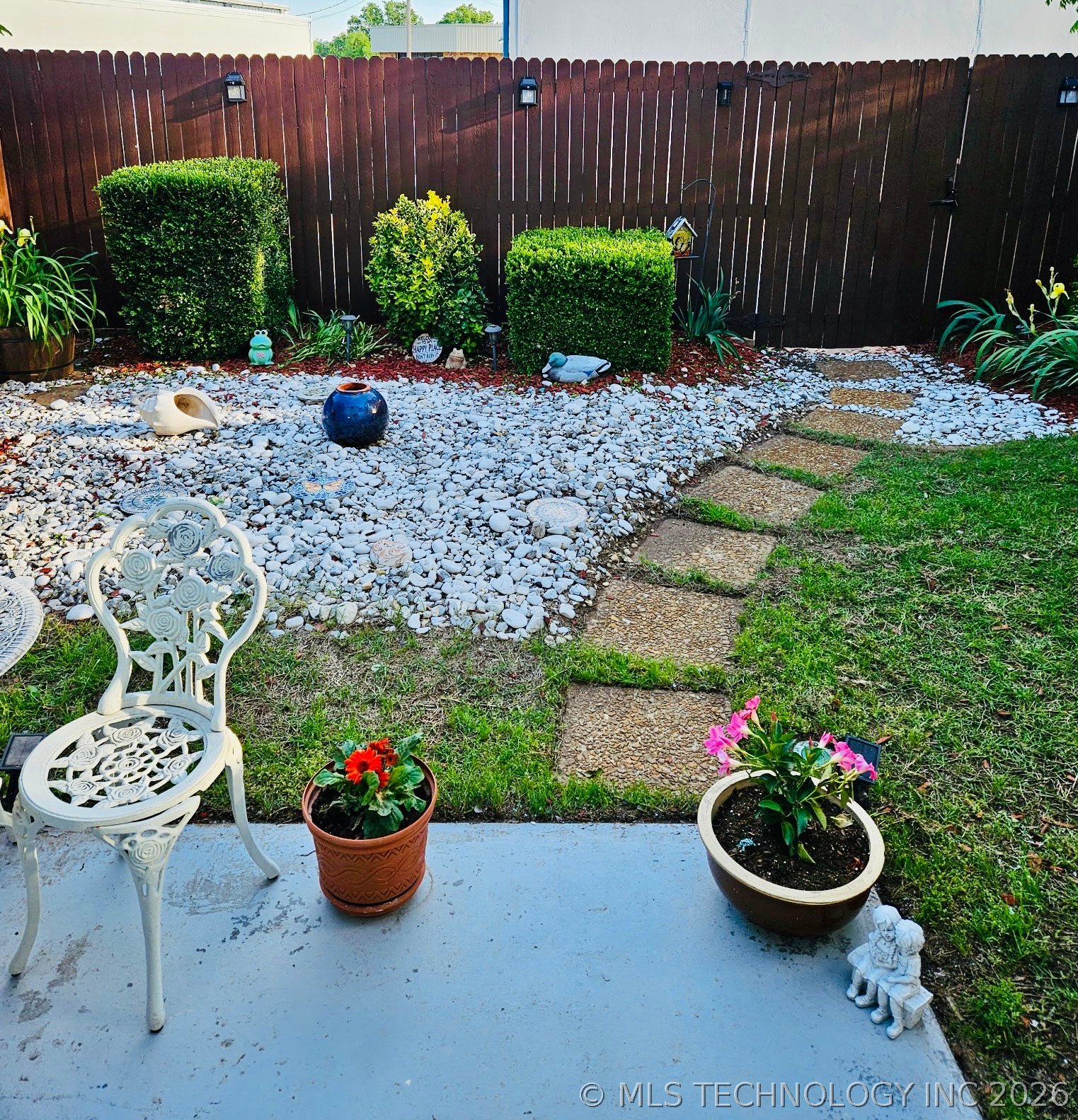 549 N Elm Street H Property Photo 17