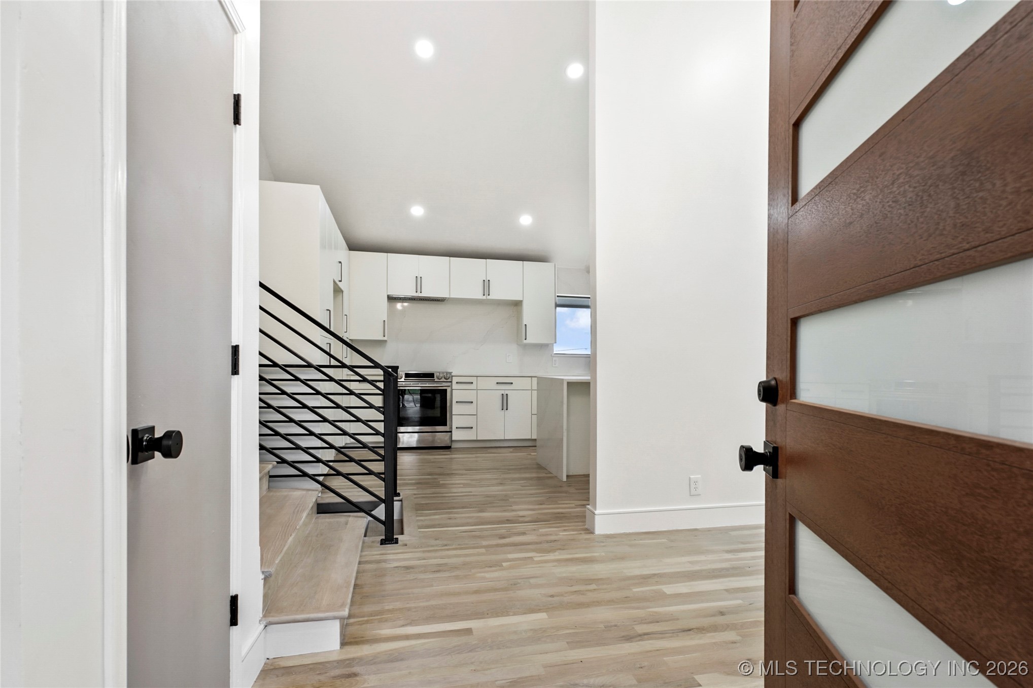 2936 E 75th Street Property Photo 4