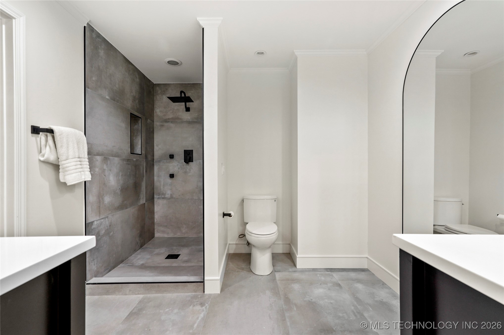 2936 E 75th Street Property Photo 18