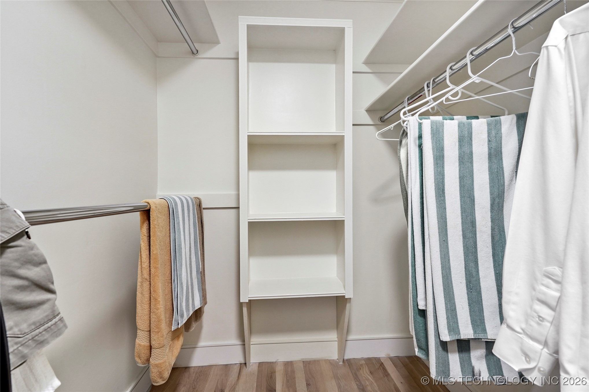 2936 E 75th Street Property Photo 20