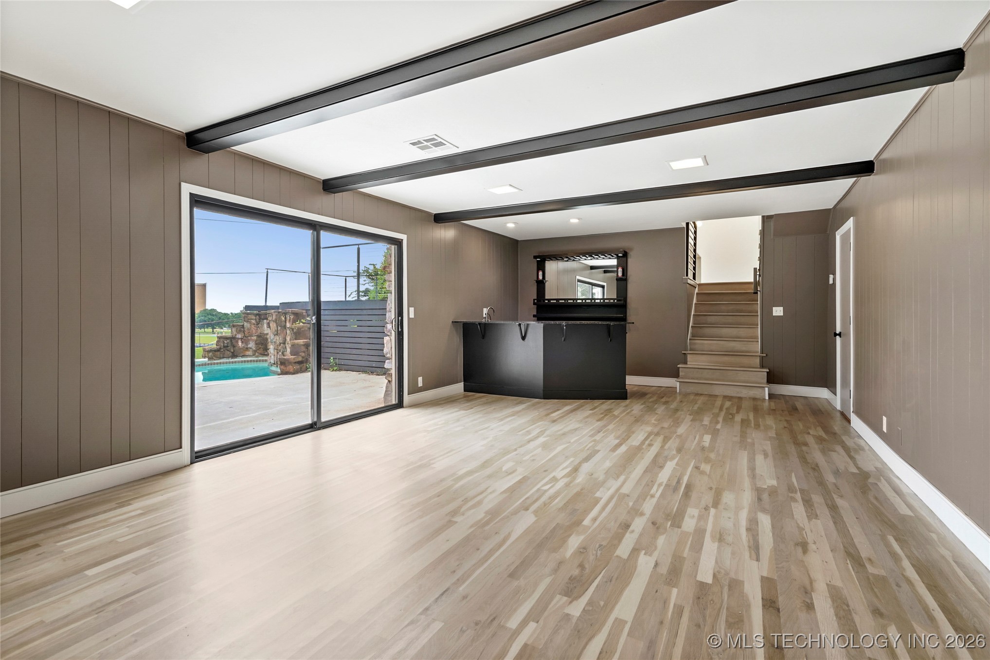 2936 E 75th Street Property Photo 28