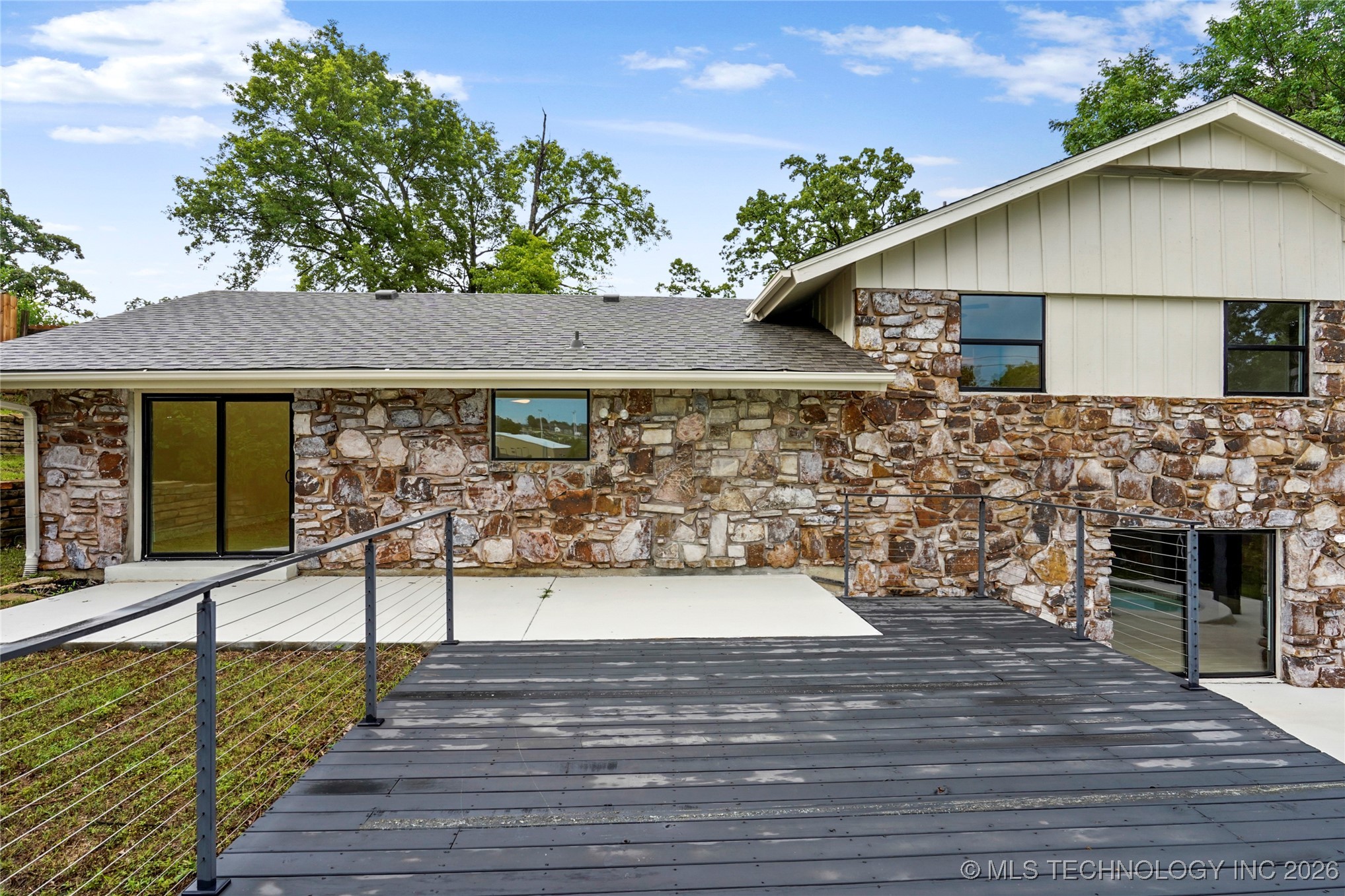 2936 E 75th Street Property Photo 36