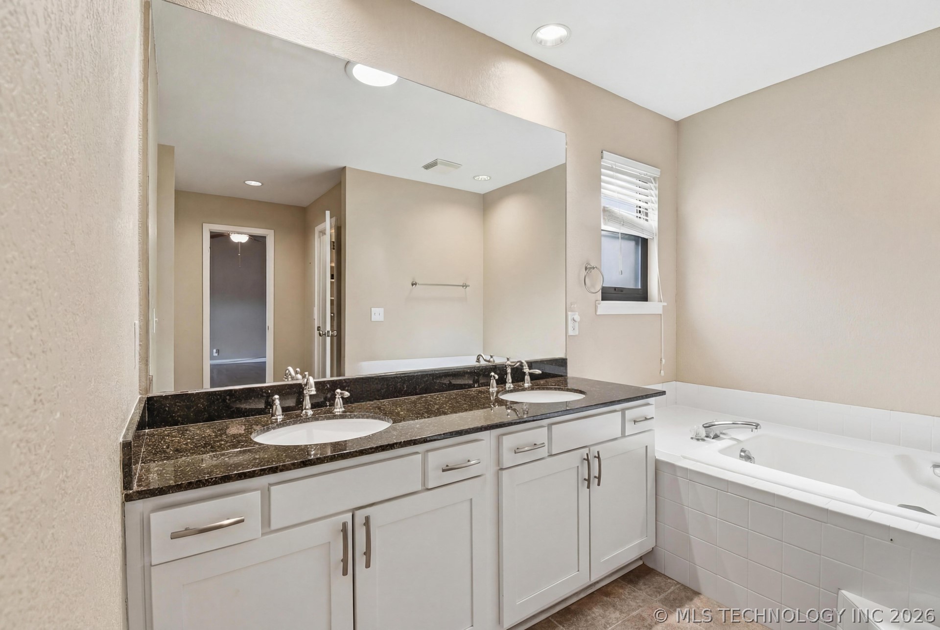 6317 S Sandusky Avenue Property Photo 20