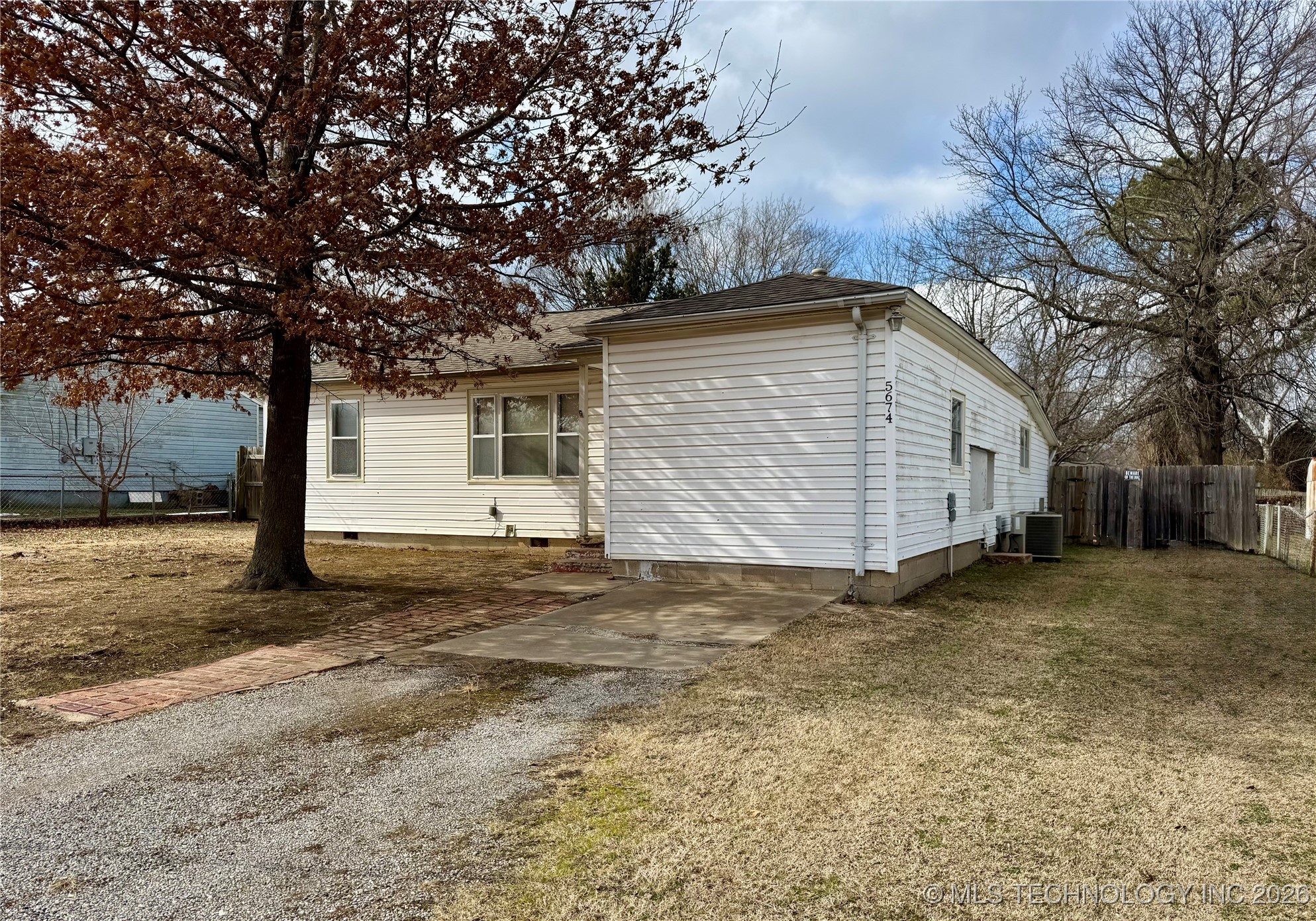 5674 Lewis Avenue Property Photo 2