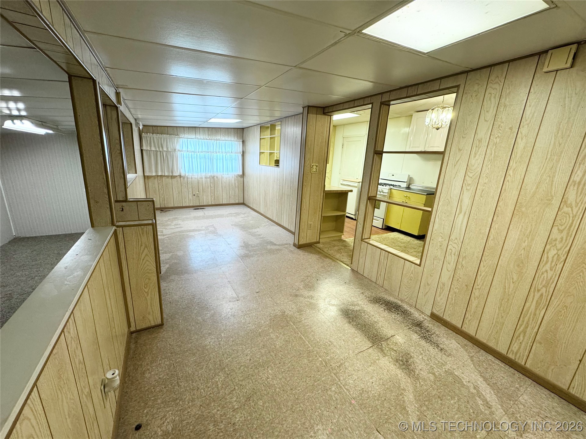 5674 Lewis Avenue Property Photo 12