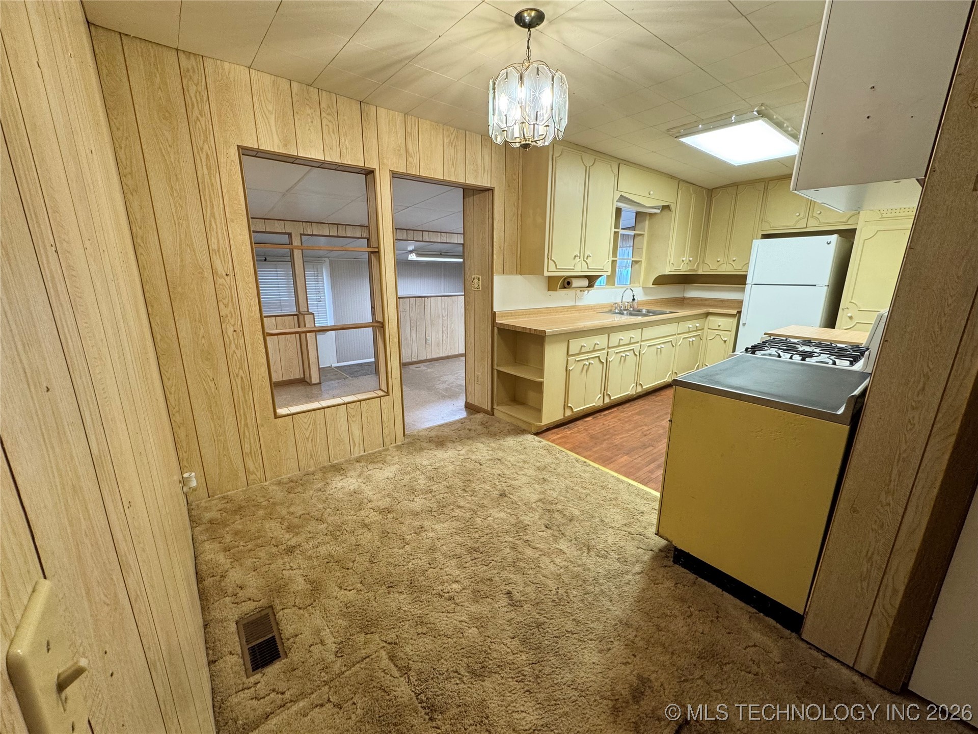 5674 Lewis Avenue Property Photo 15