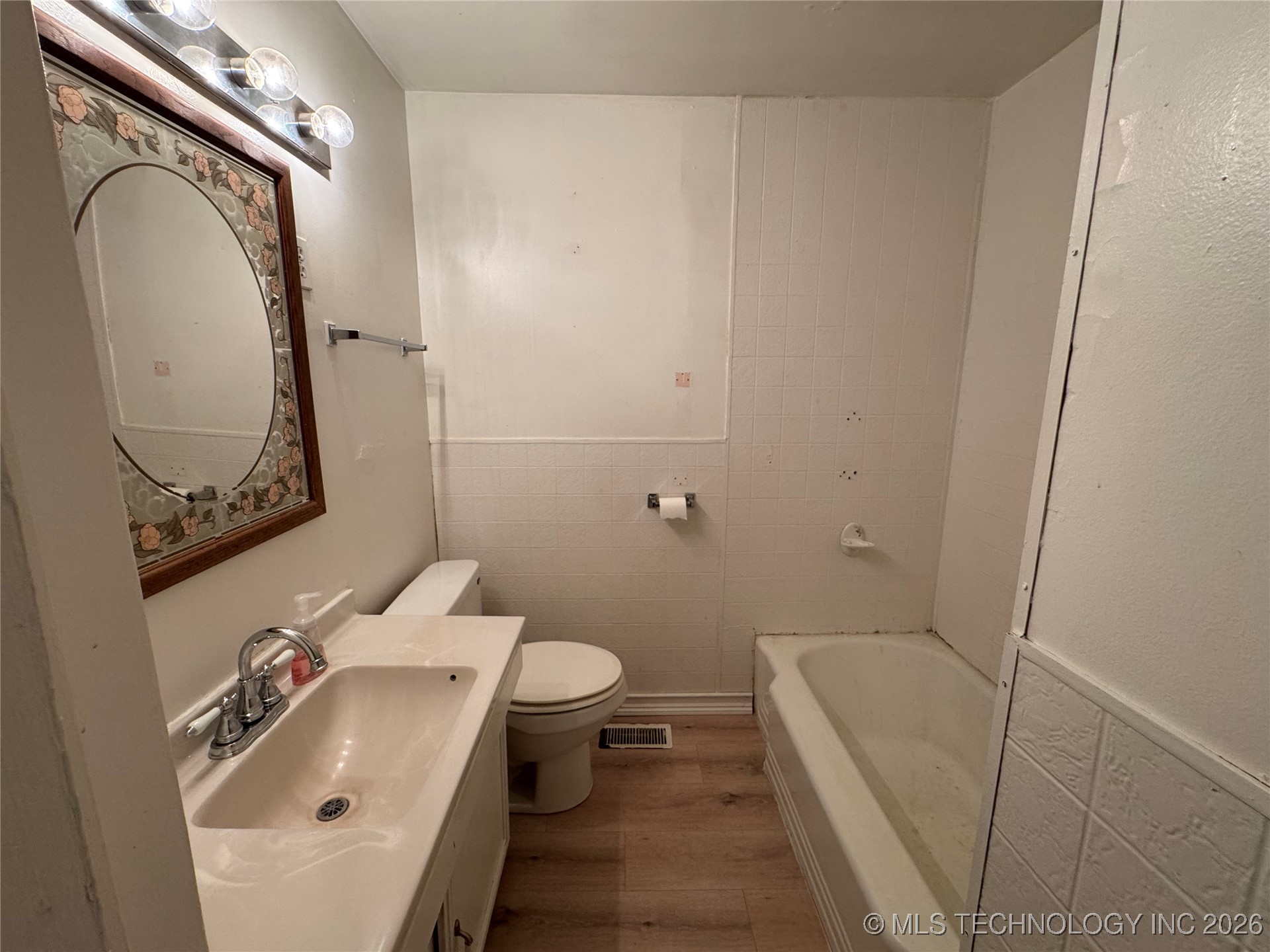 5674 Lewis Avenue Property Photo 18