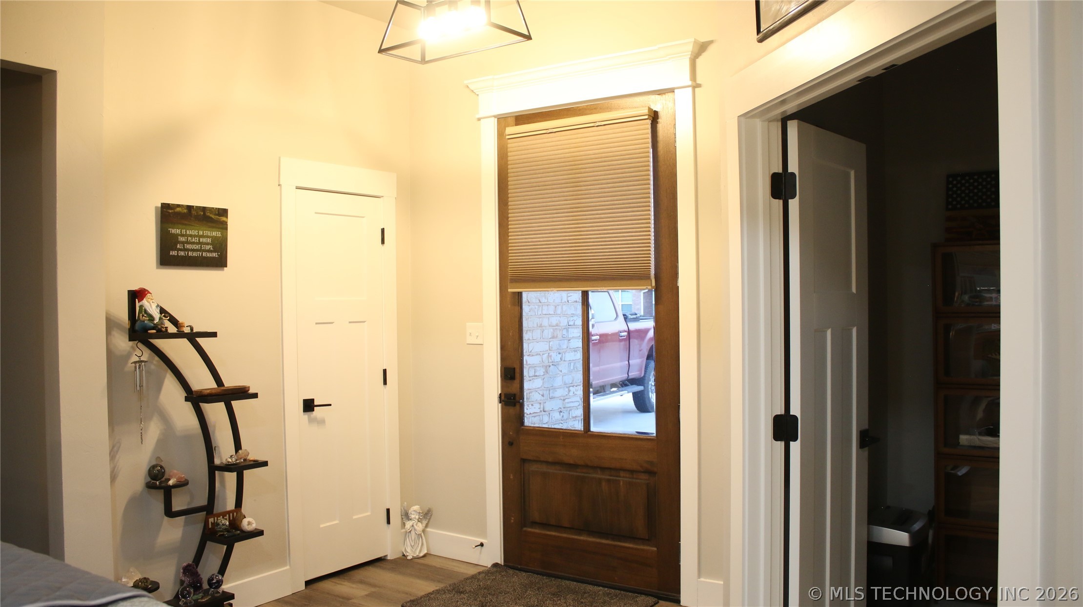 1301 Magnolia Drive N Property Photo 5