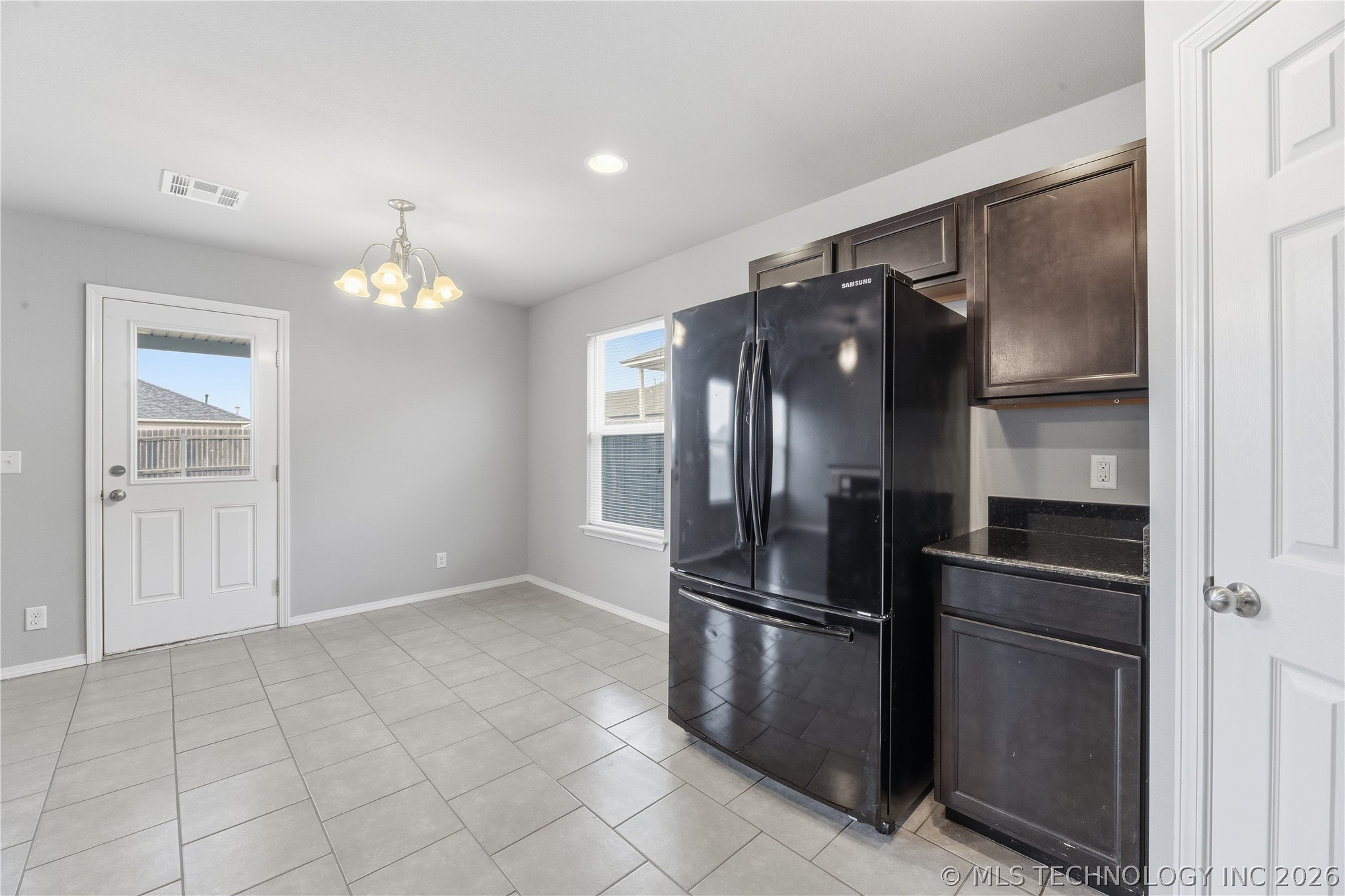 5919 E 148th Street Property Photo 13