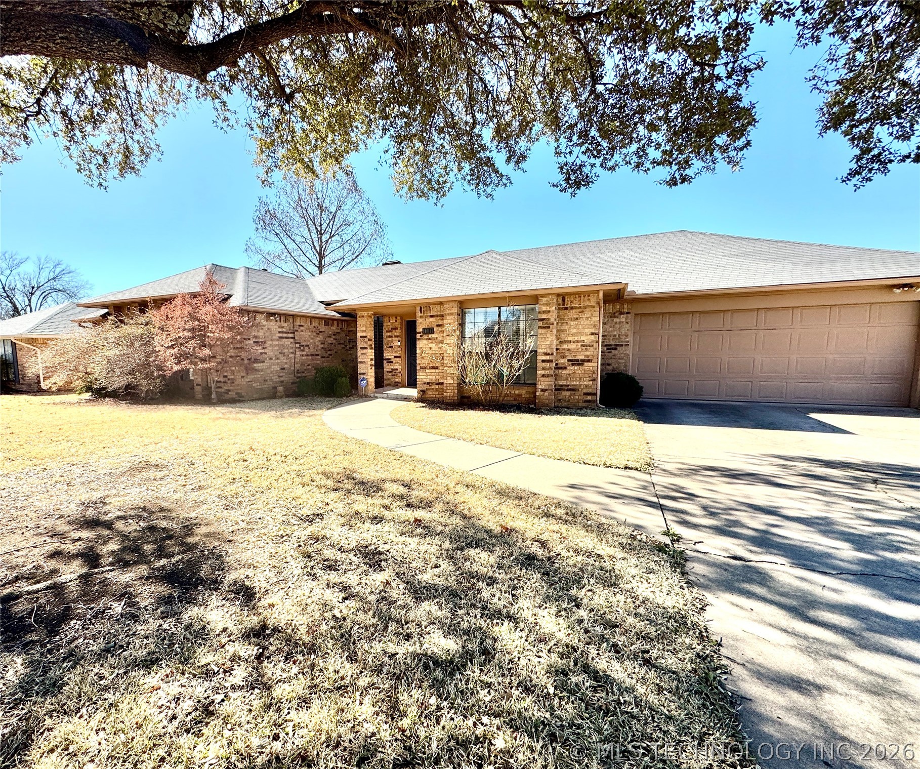 1111 Surrey Street S Property Photo 4