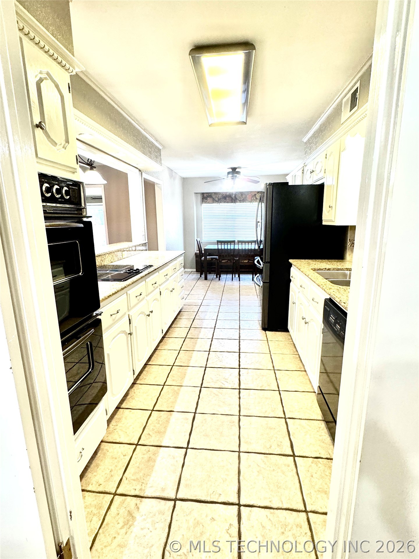 1111 Surrey Street S Property Photo 9