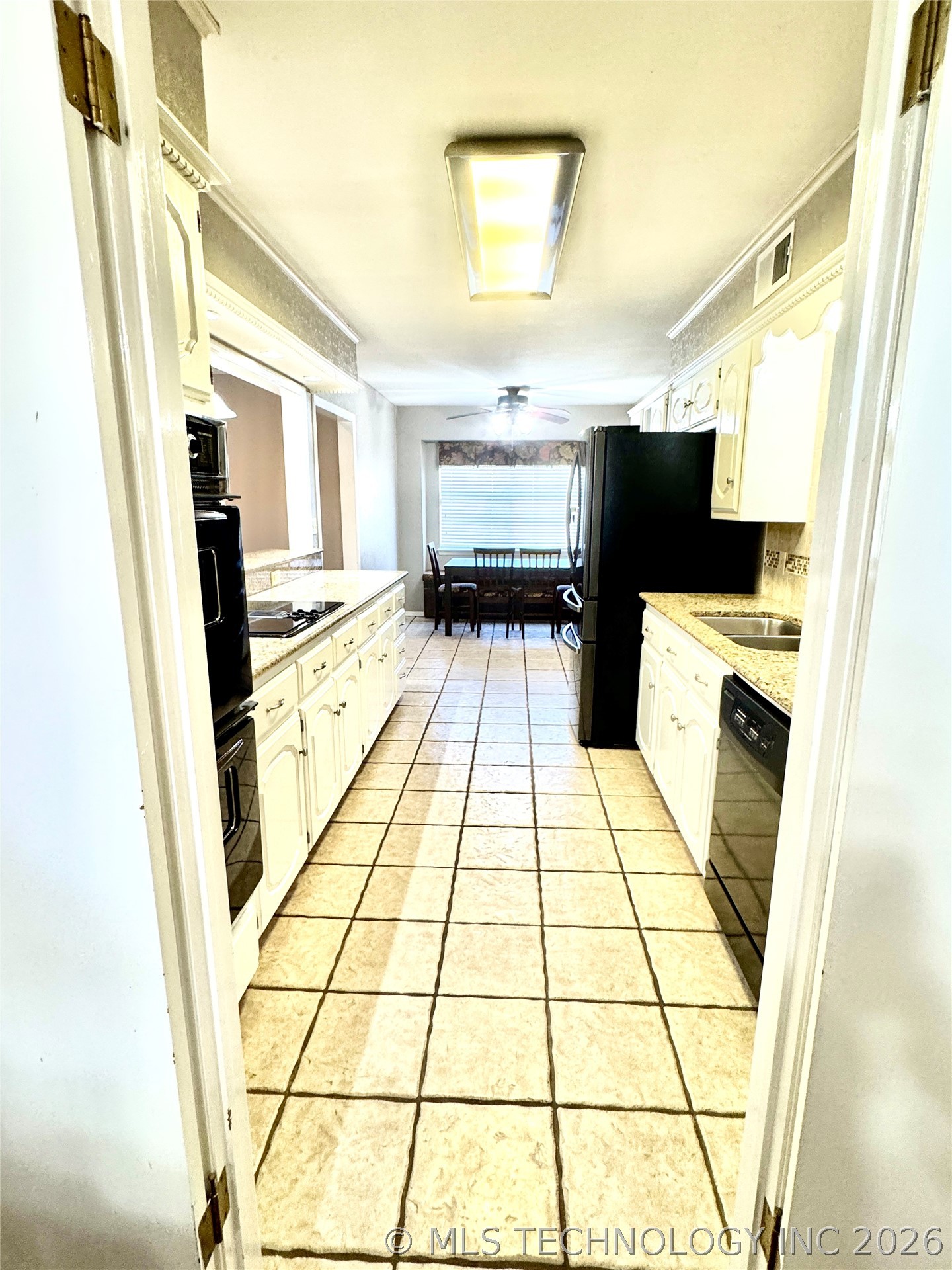 1111 Surrey Street S Property Photo 10