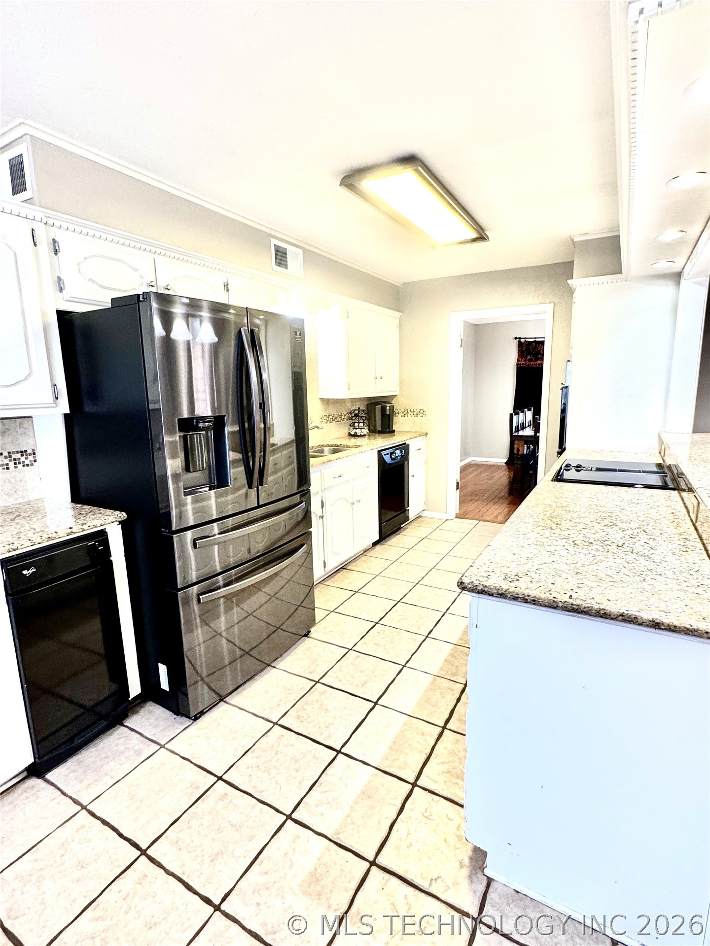 1111 Surrey Street S Property Photo 11