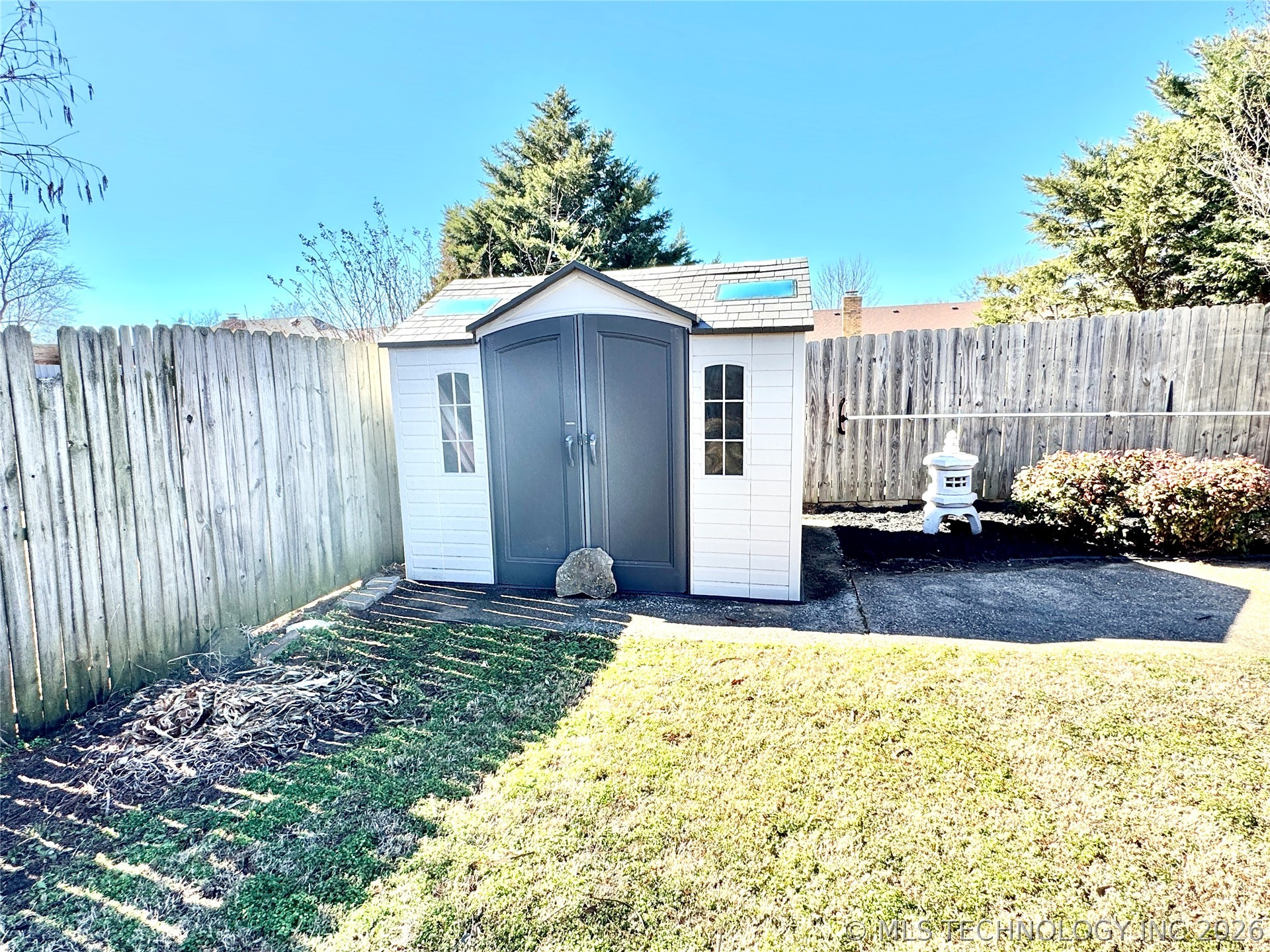 1111 Surrey Street S Property Photo 50