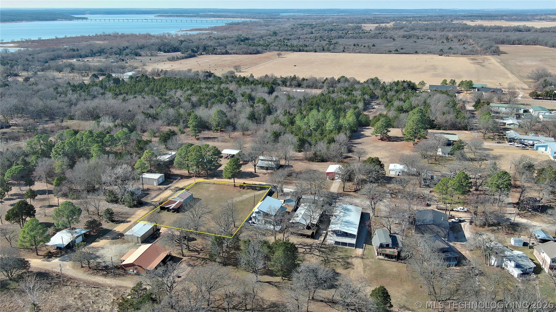 4390 Lakeshore Property Photo 4