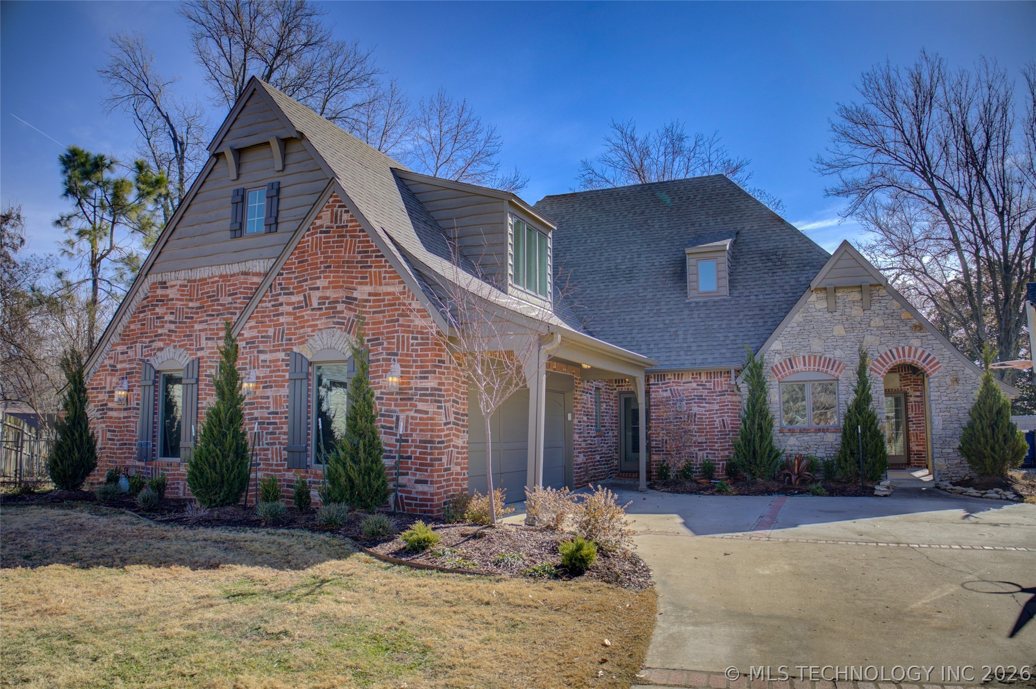 1424 E 43rd Court Property Photo 1