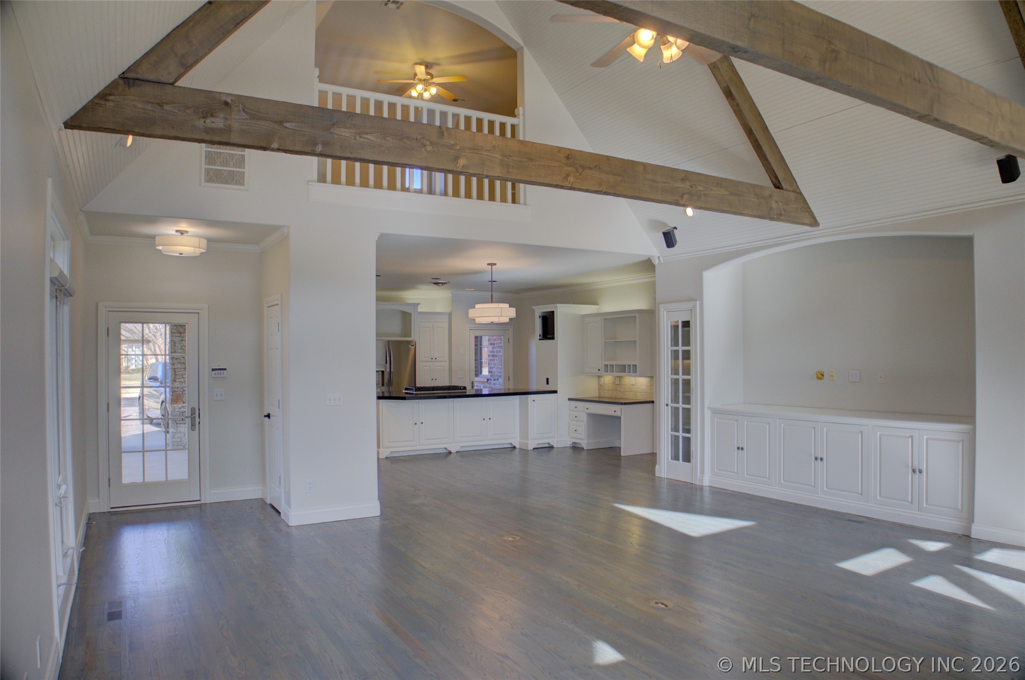 1424 E 43rd Court Property Photo 3