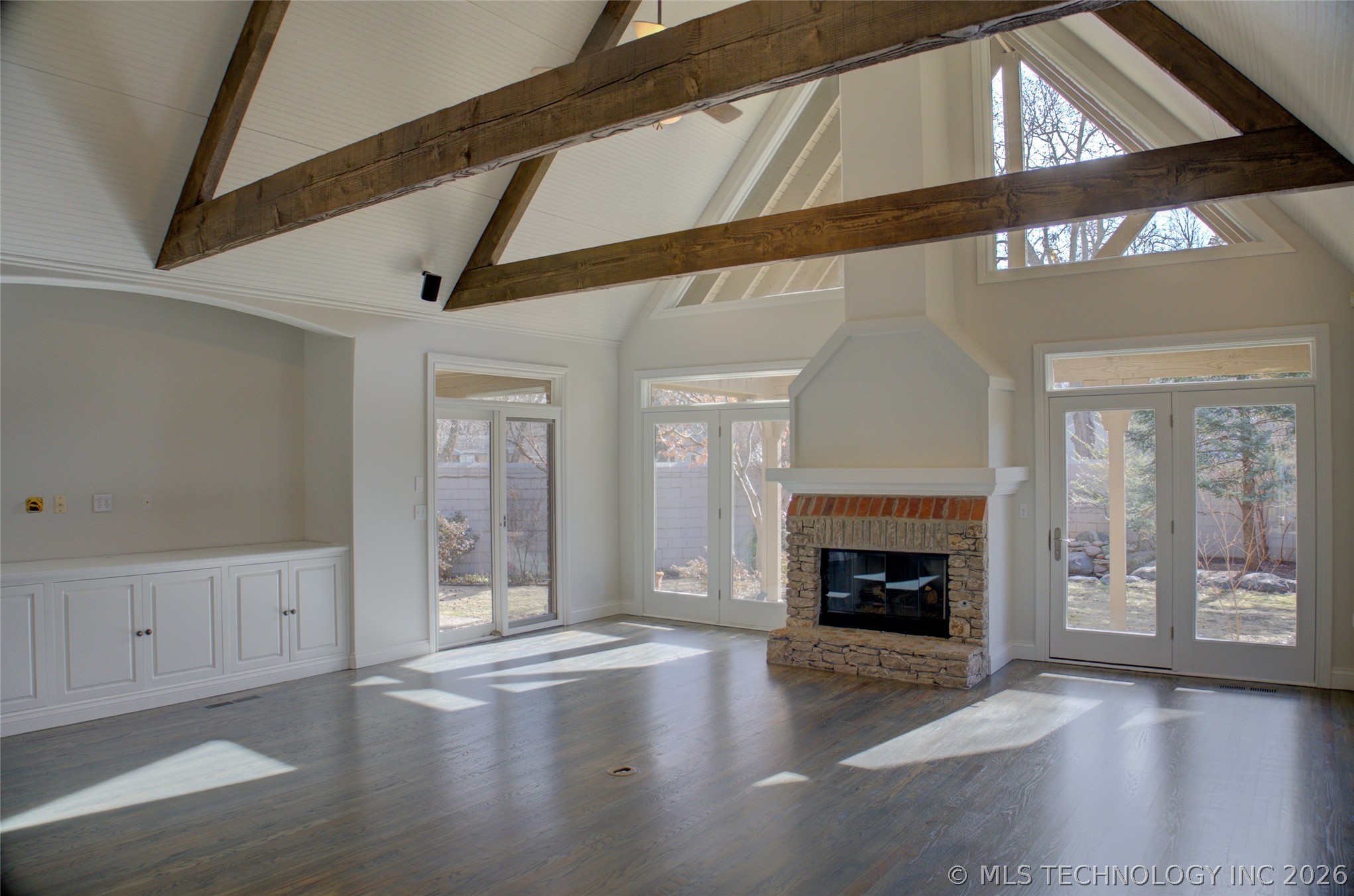 1424 E 43rd Court Property Photo 4