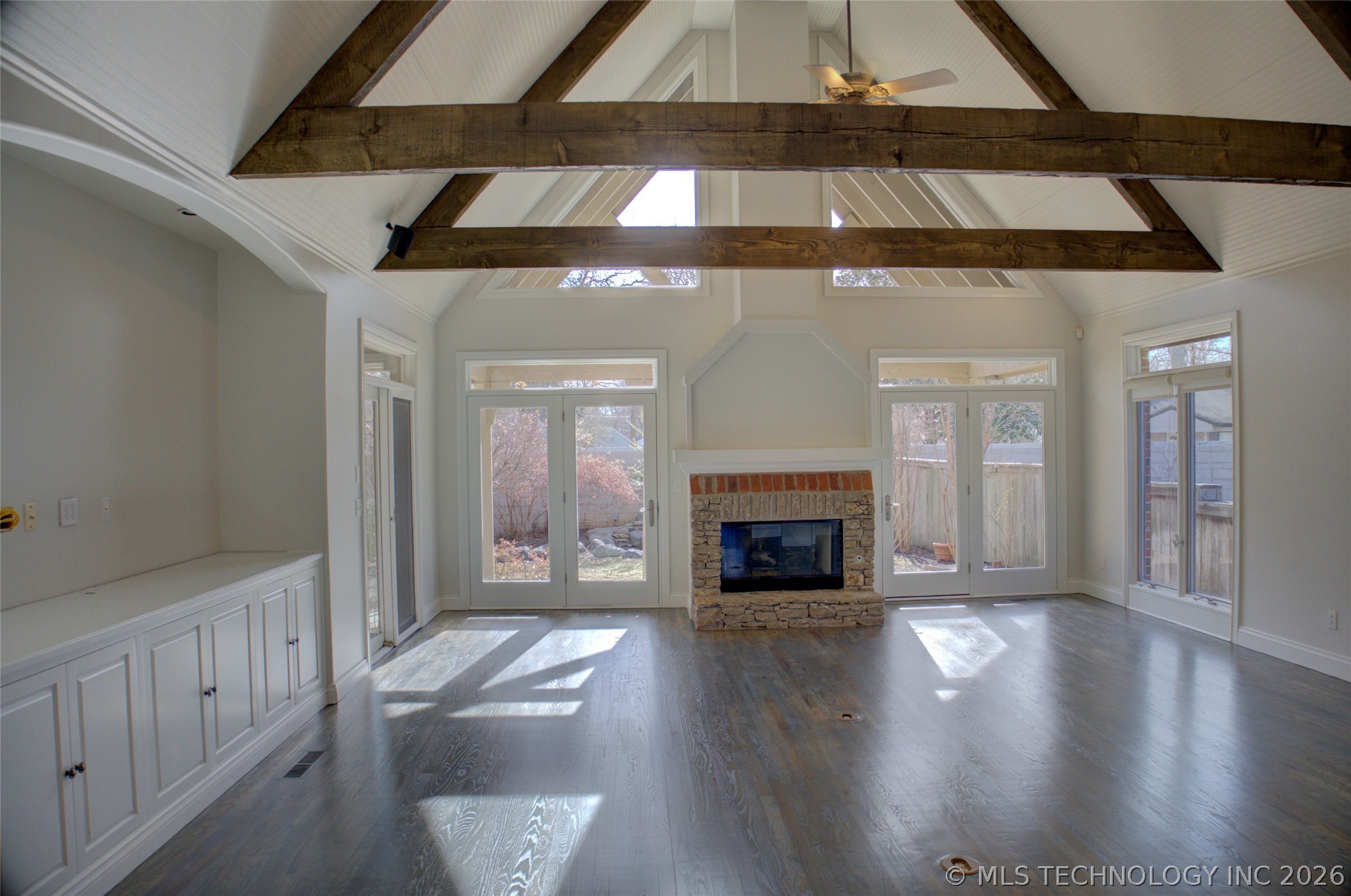 1424 E 43rd Court Property Photo 5