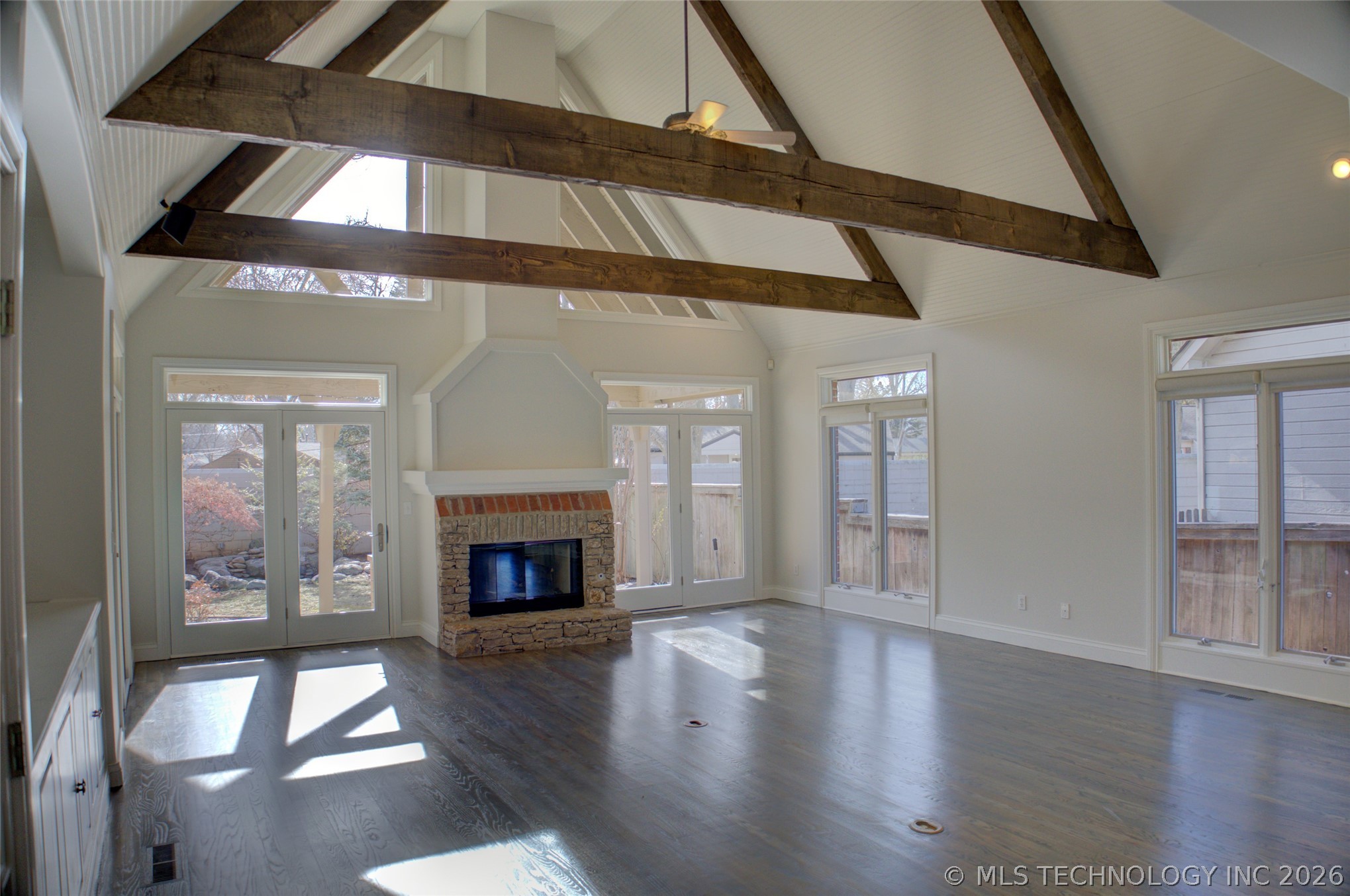 1424 E 43rd Court Property Photo 6