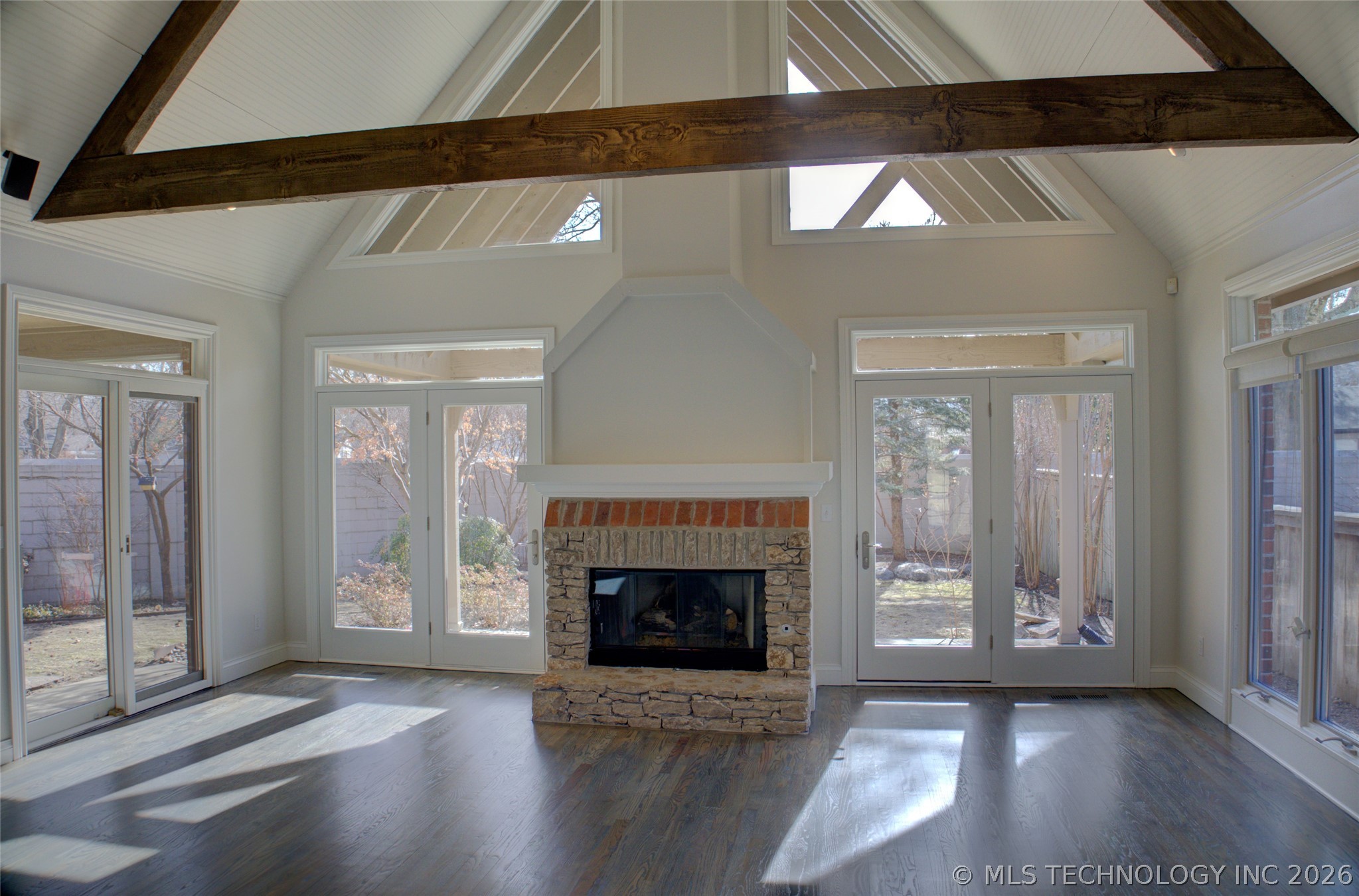 1424 E 43rd Court Property Photo 7