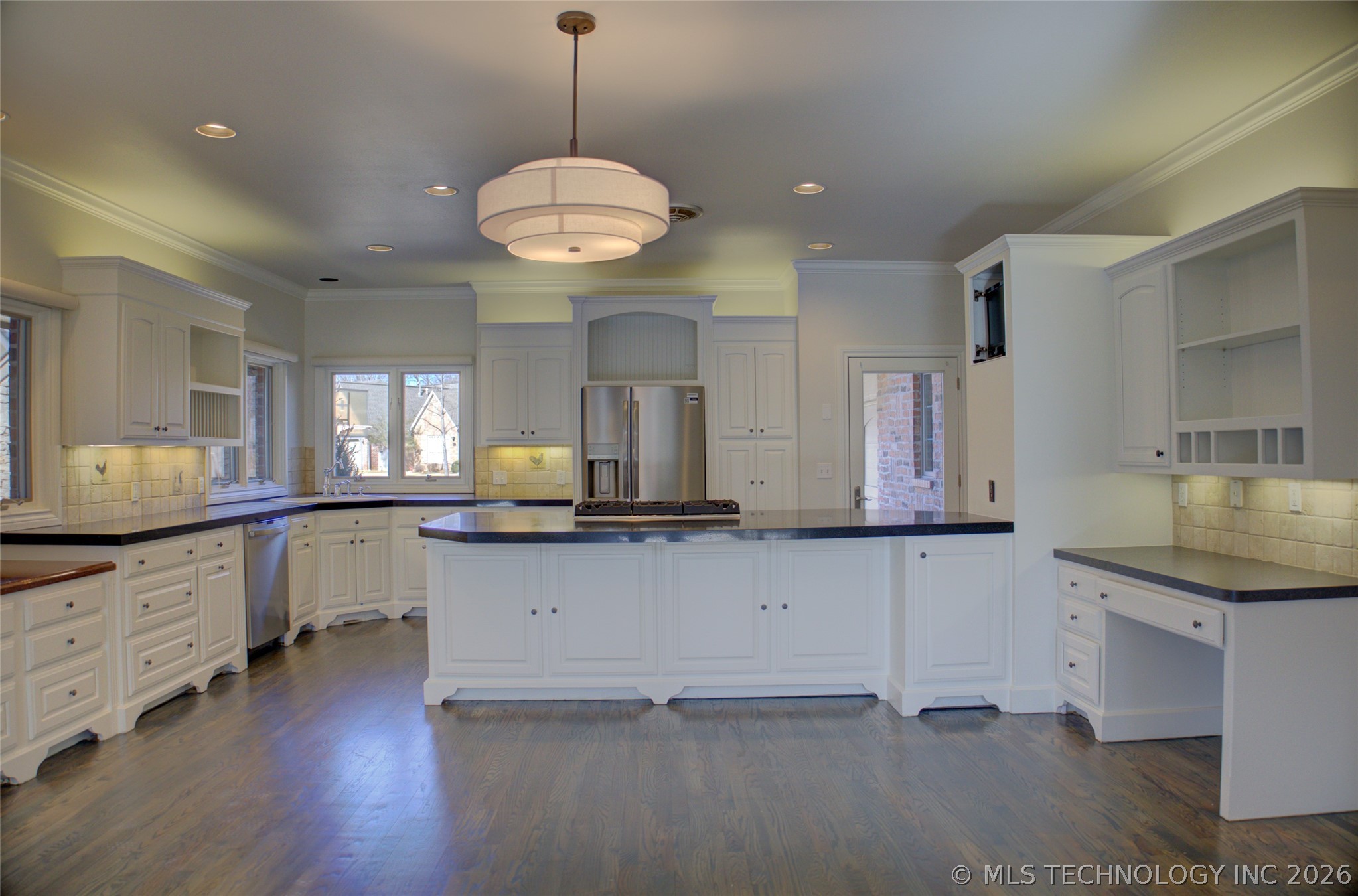 1424 E 43rd Court Property Photo 9