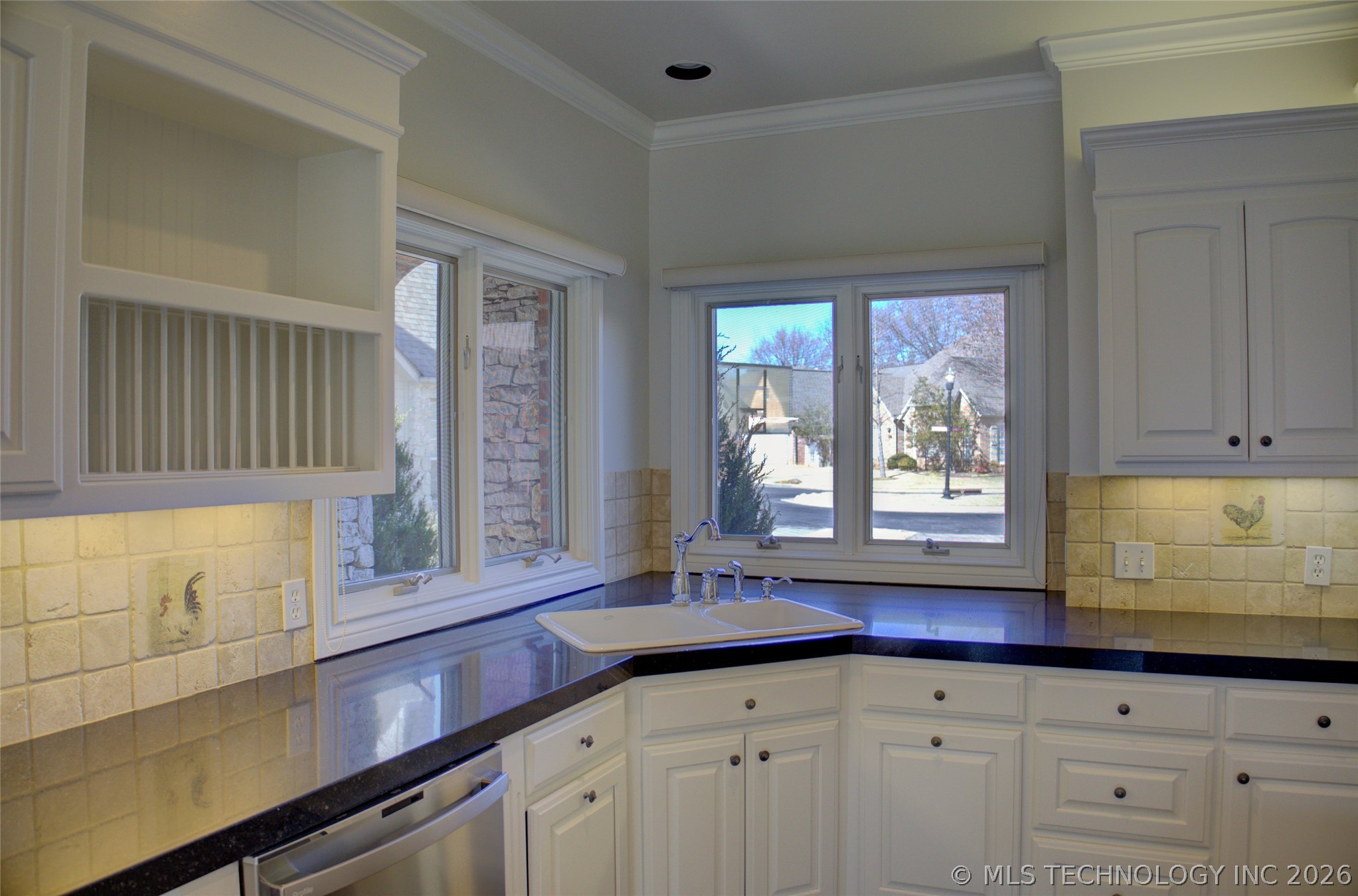 1424 E 43rd Court Property Photo 15