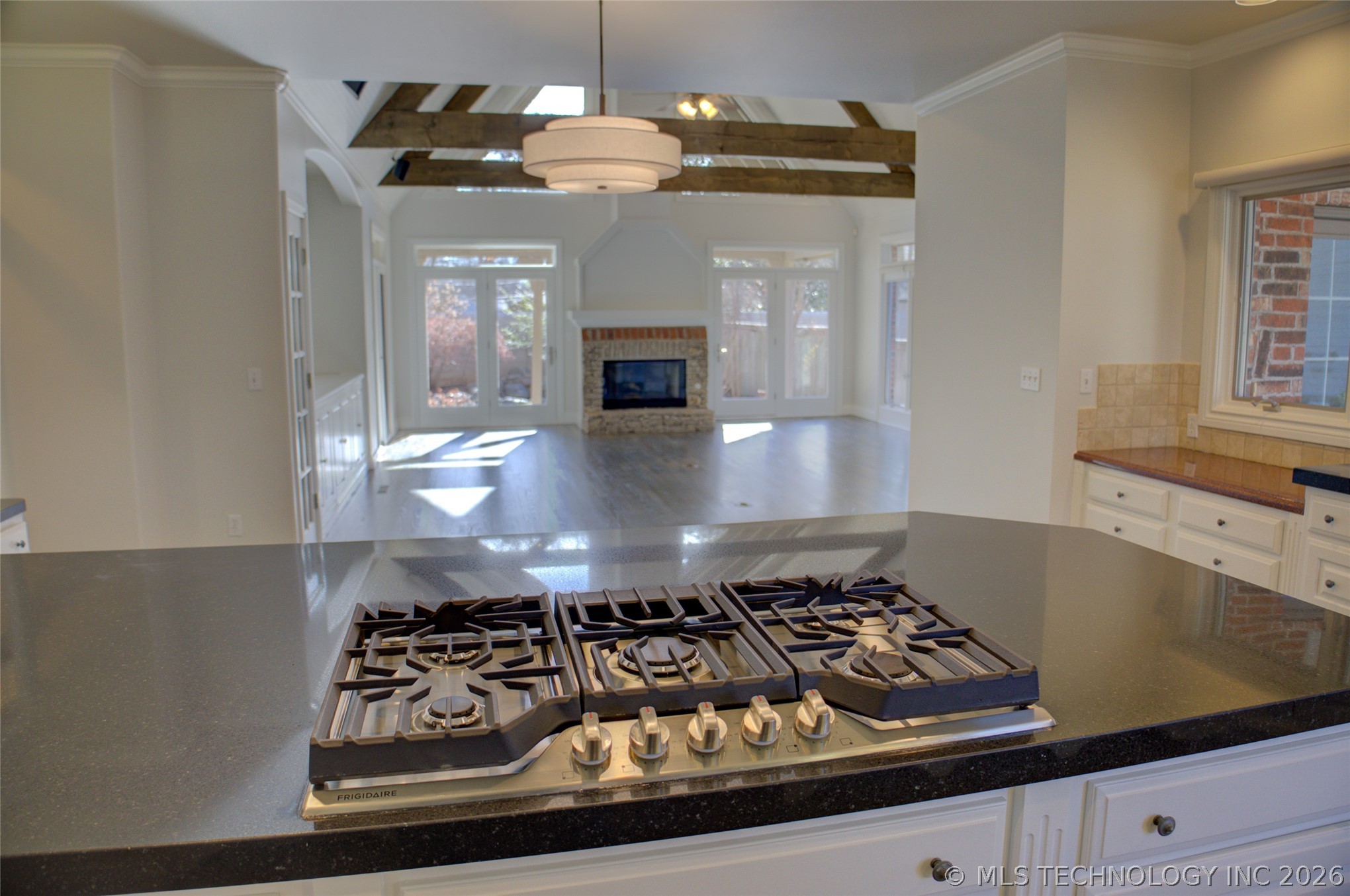 1424 E 43rd Court Property Photo 17