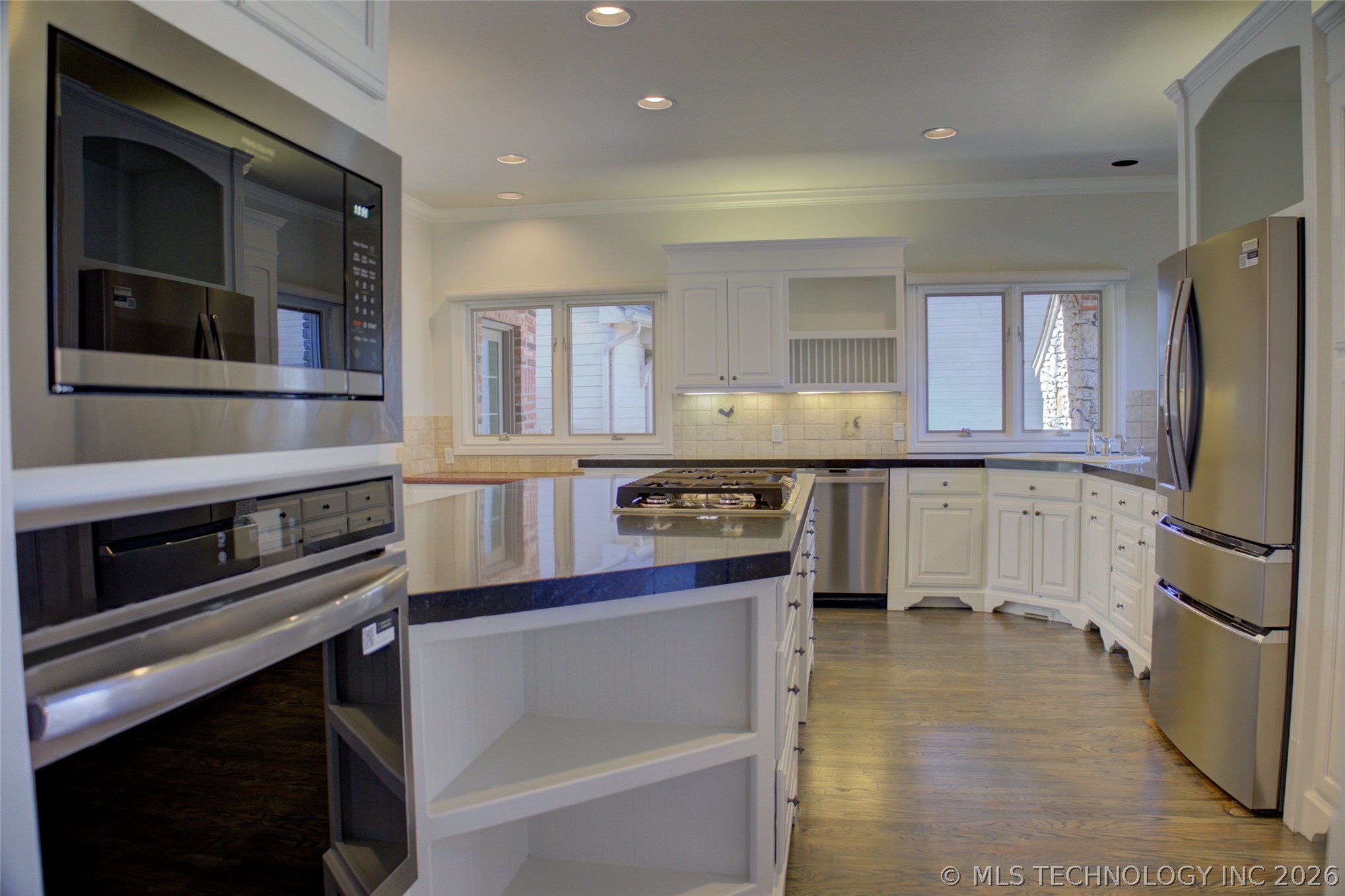 1424 E 43rd Court Property Photo 18