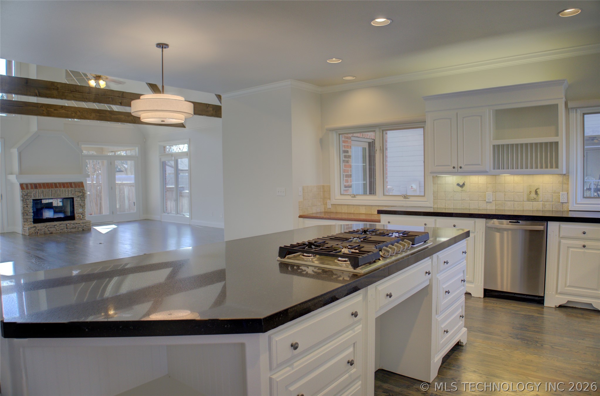 1424 E 43rd Court Property Photo 19