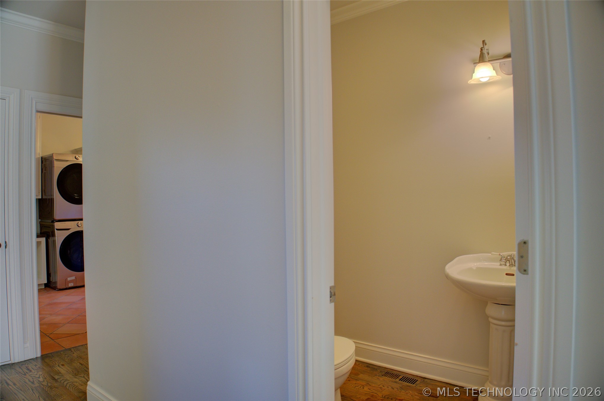 1424 E 43rd Court Property Photo 20