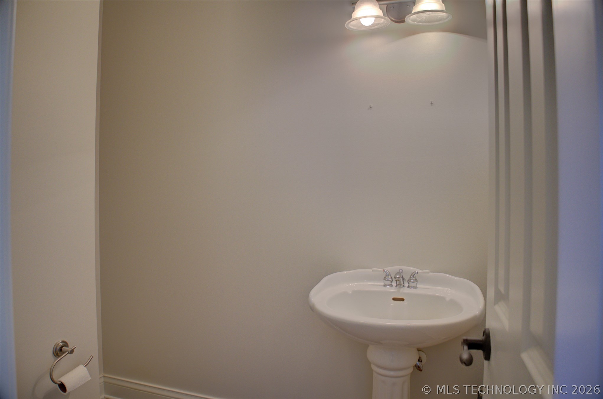 1424 E 43rd Court Property Photo 21