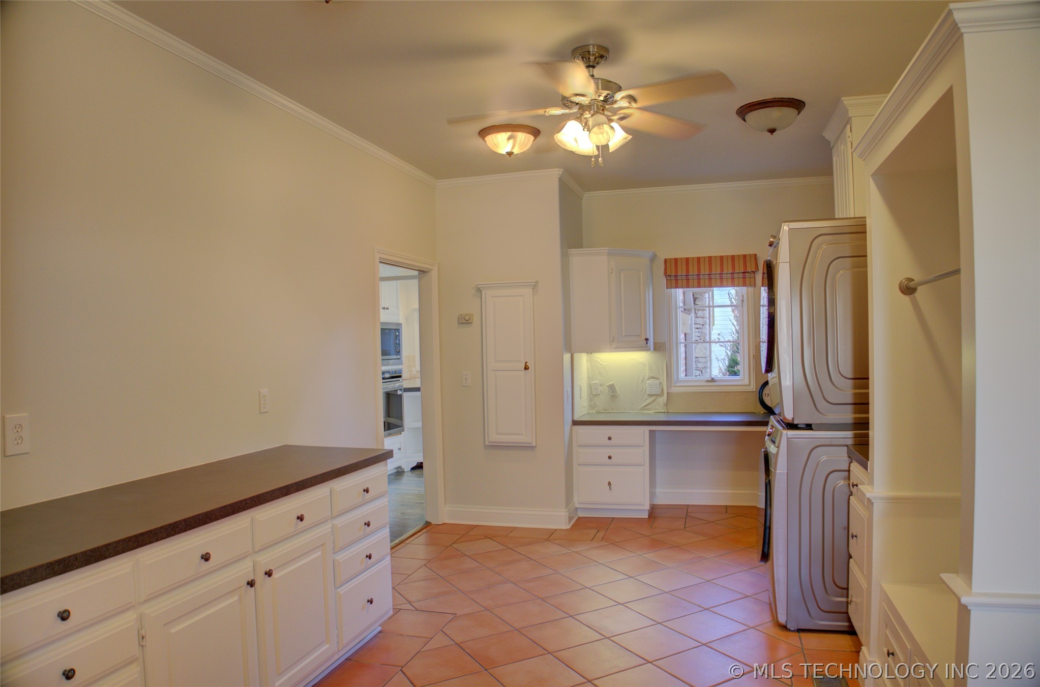 1424 E 43rd Court Property Photo 25