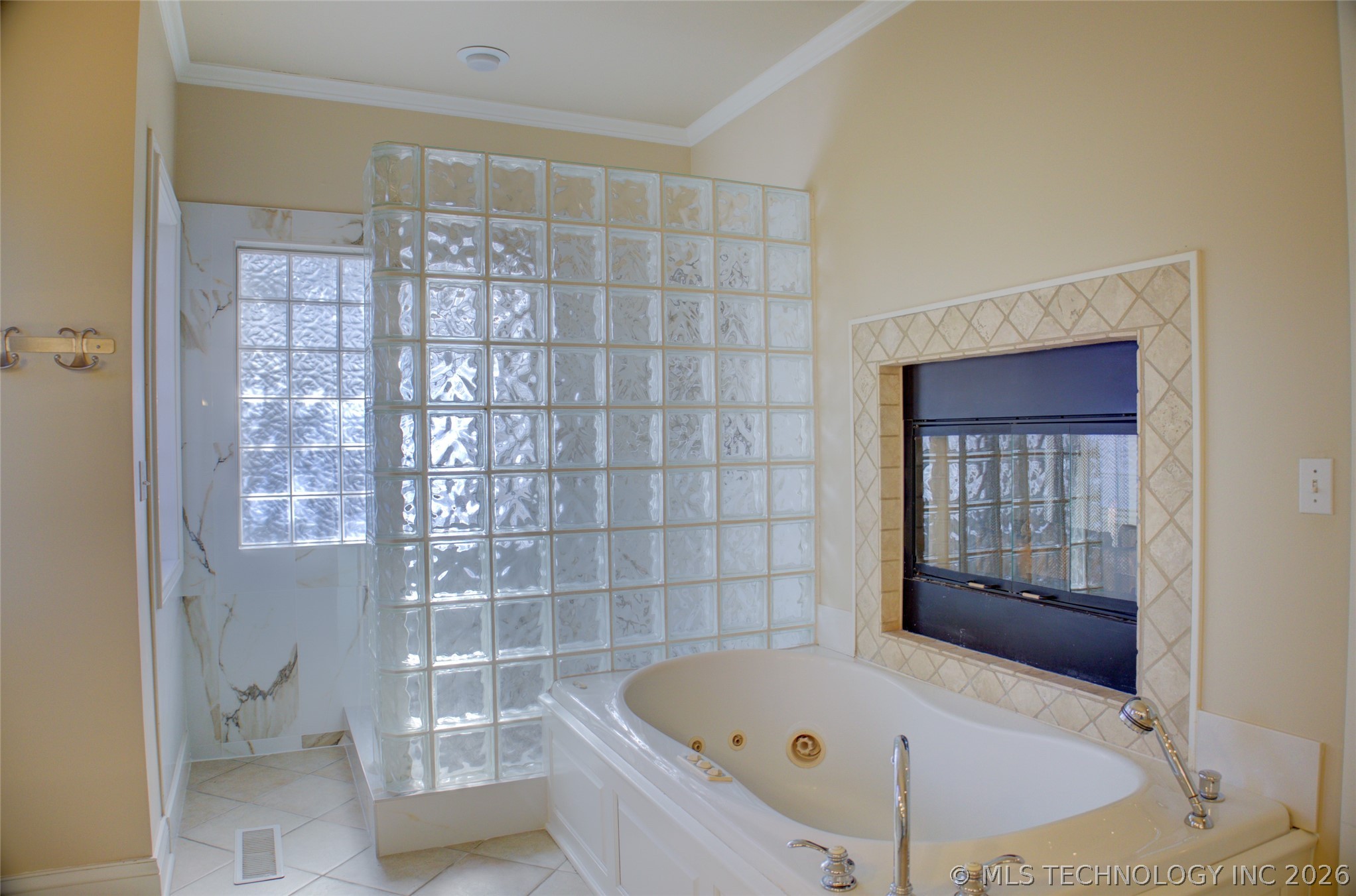 1424 E 43rd Court Property Photo 34