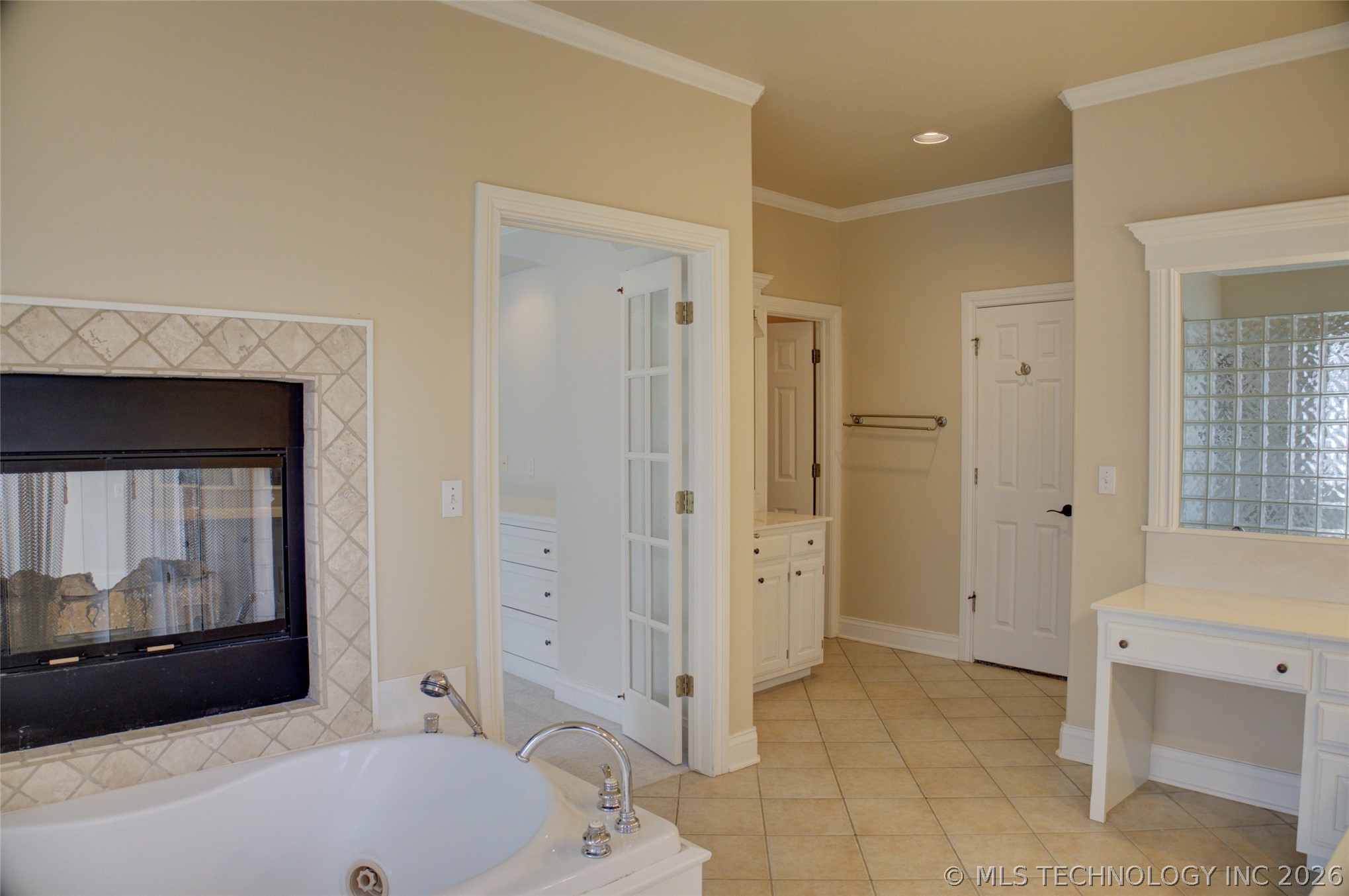 1424 E 43rd Court Property Photo 37