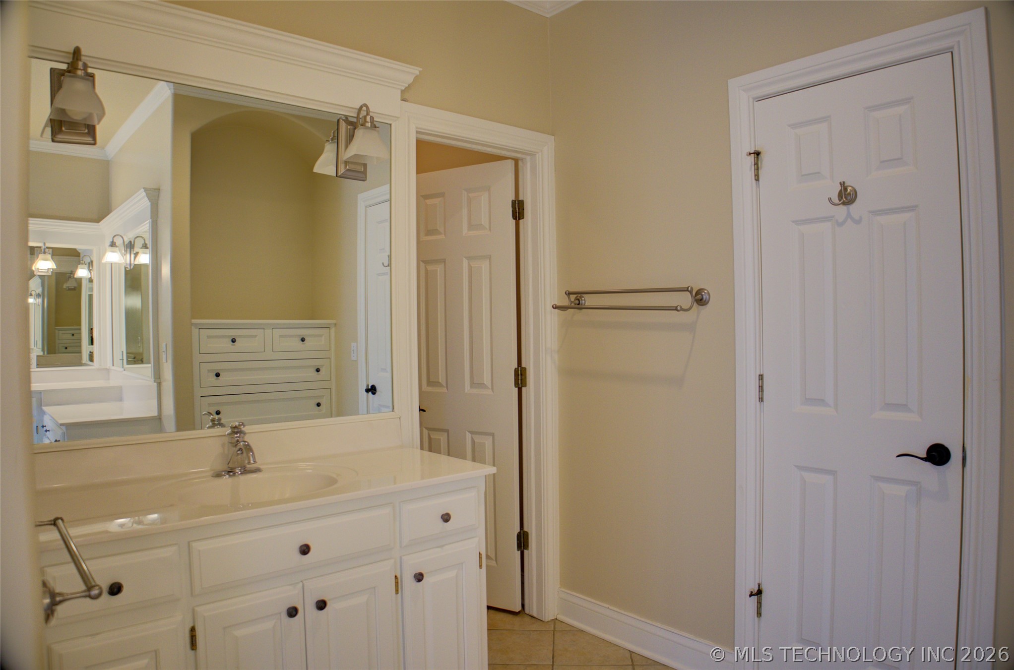 1424 E 43rd Court Property Photo 38