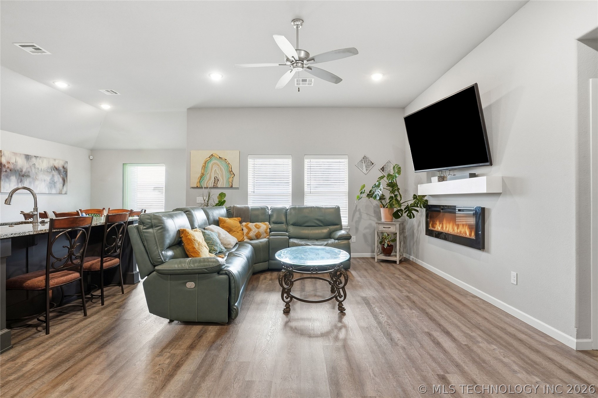 4915 E Galveston Place Property Photo 3