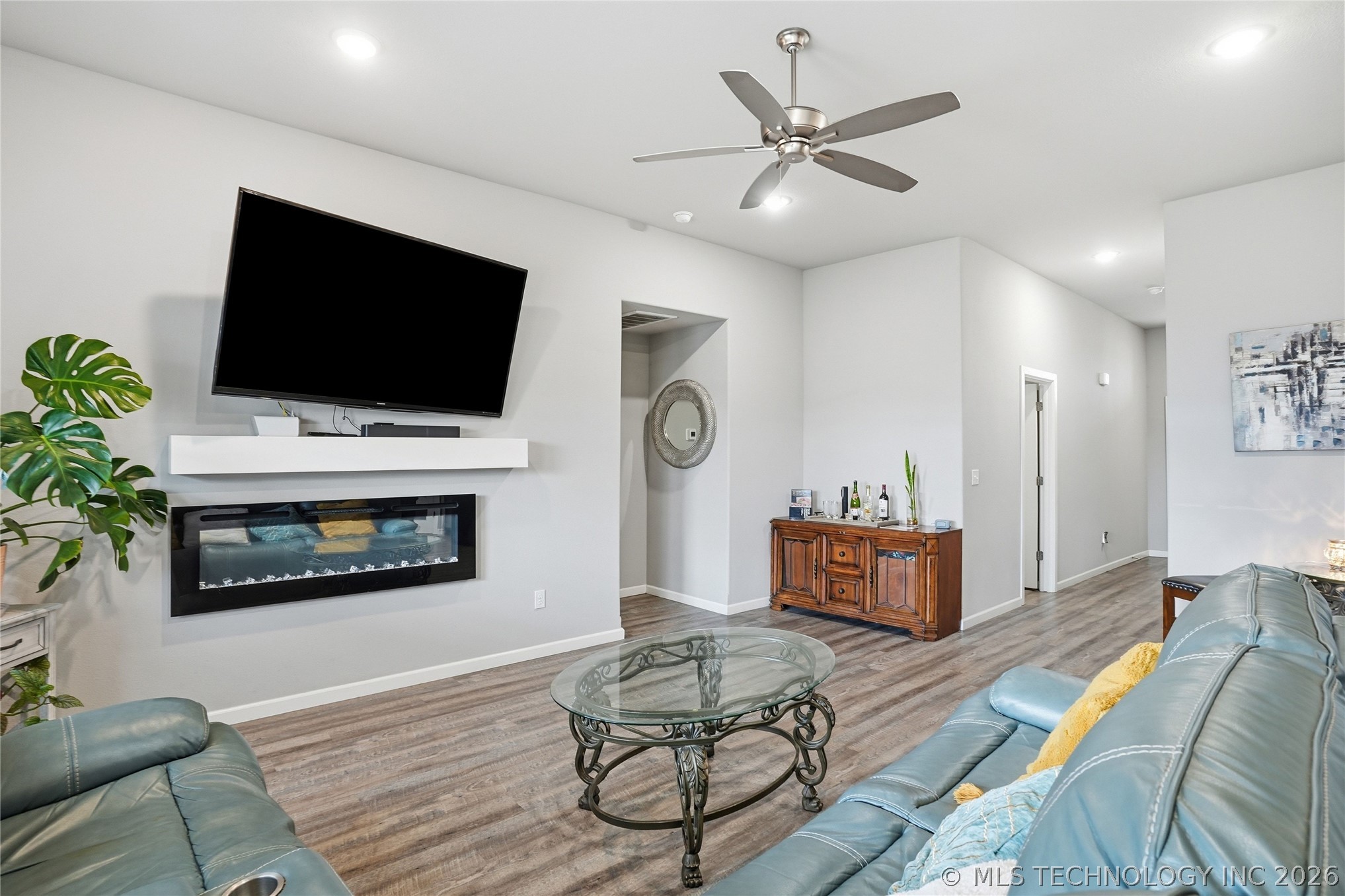 4915 E Galveston Place Property Photo 6