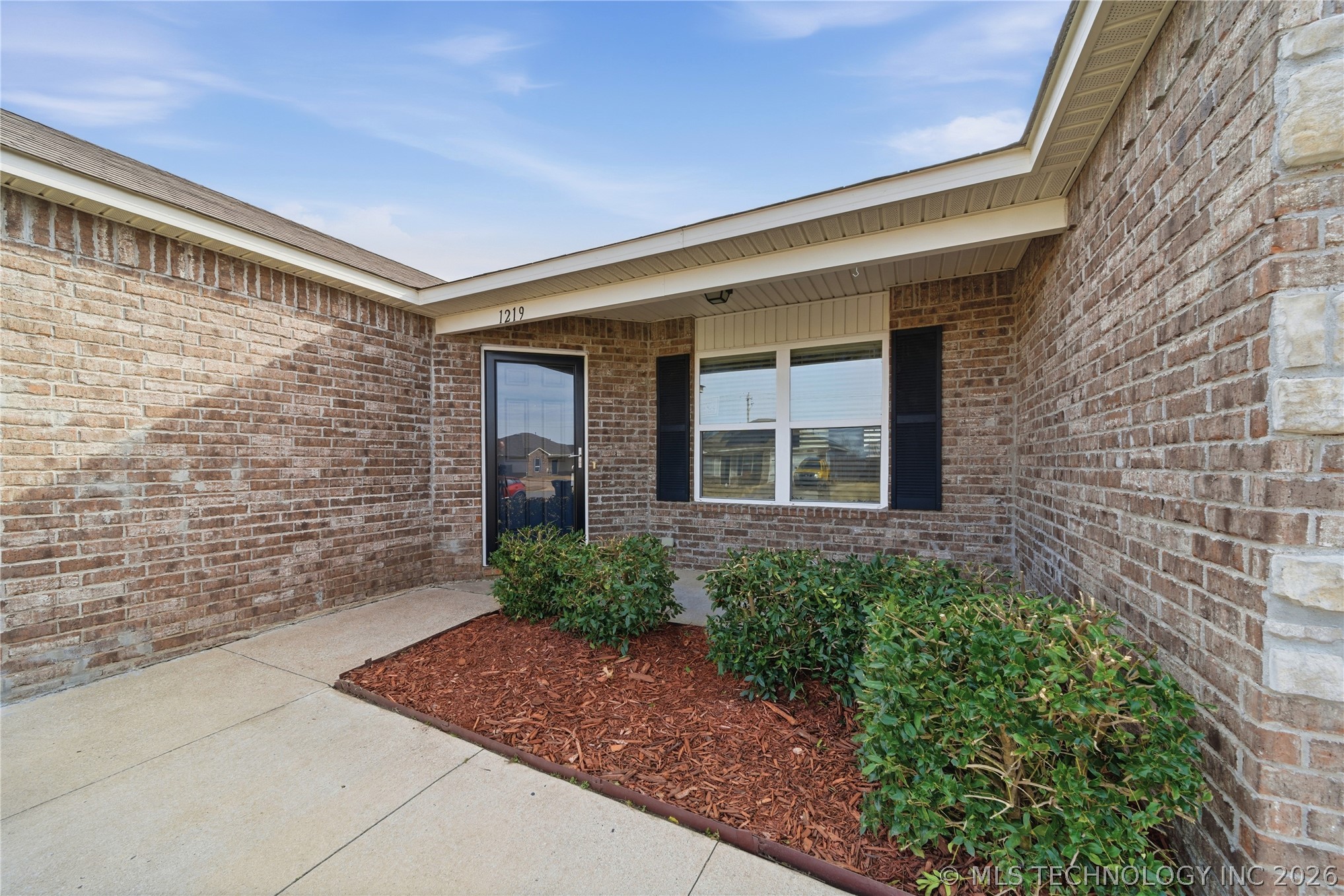 1219 E Quincy Street Property Photo 5