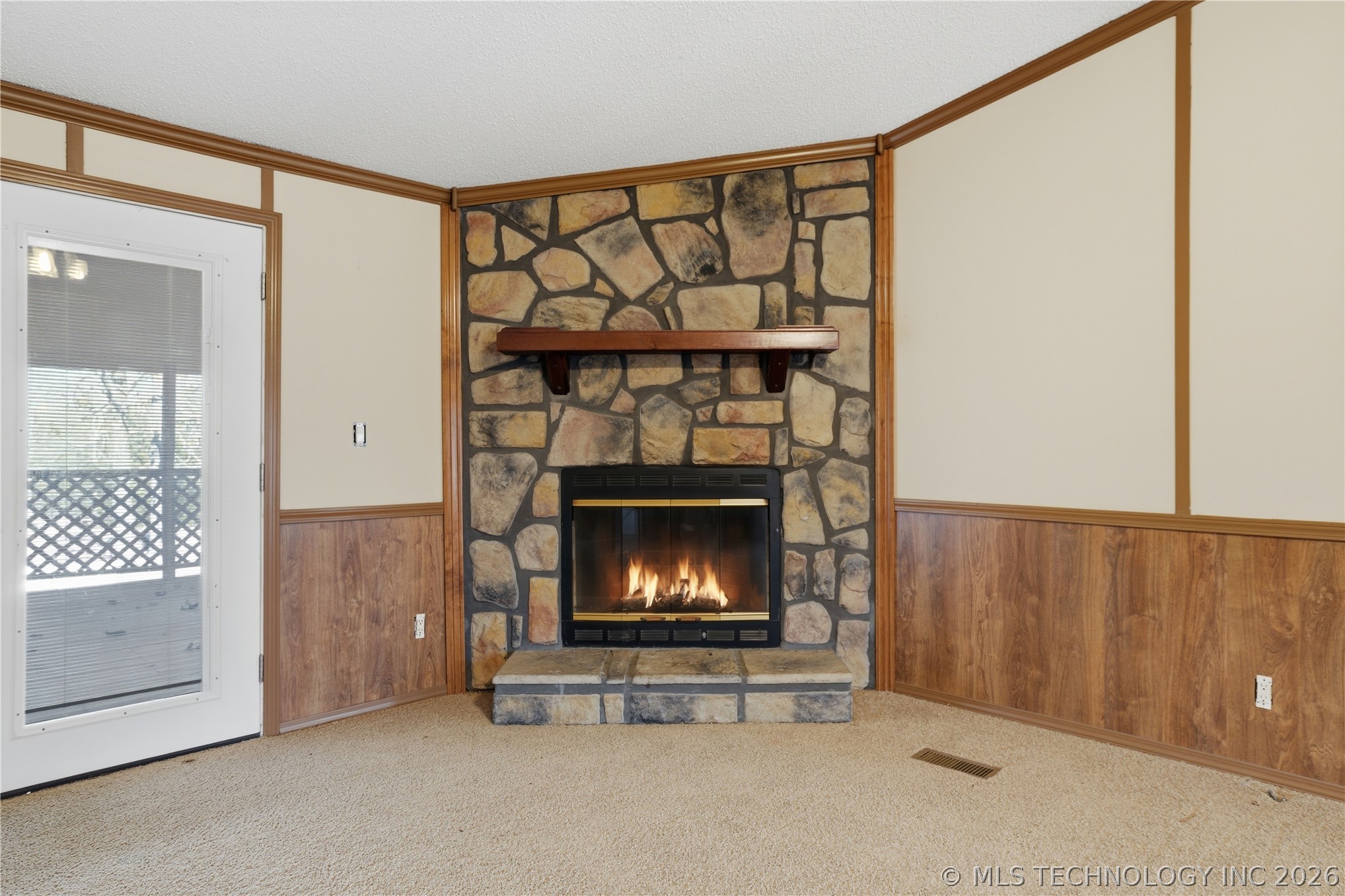 101163 S 4614 Property Photo 17